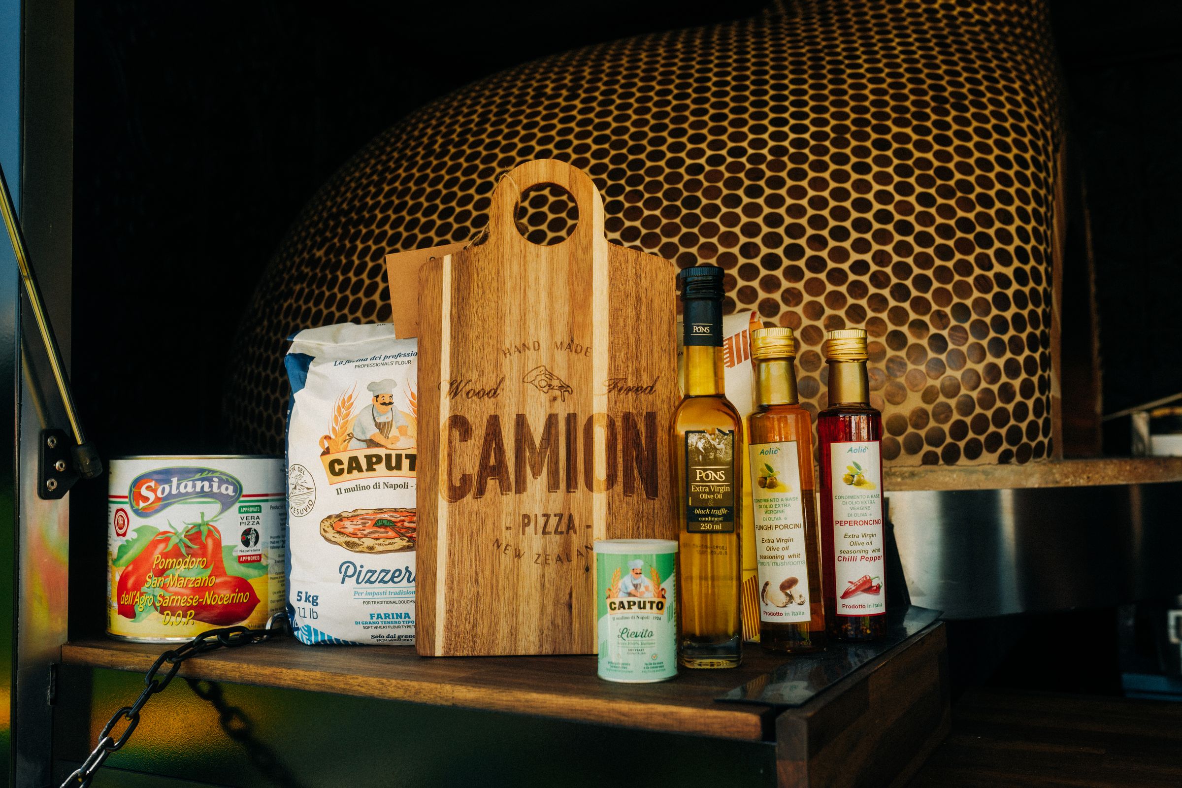 Camion, Vintage Wood-Fired Pizza Truck, New Zealand Catering's image