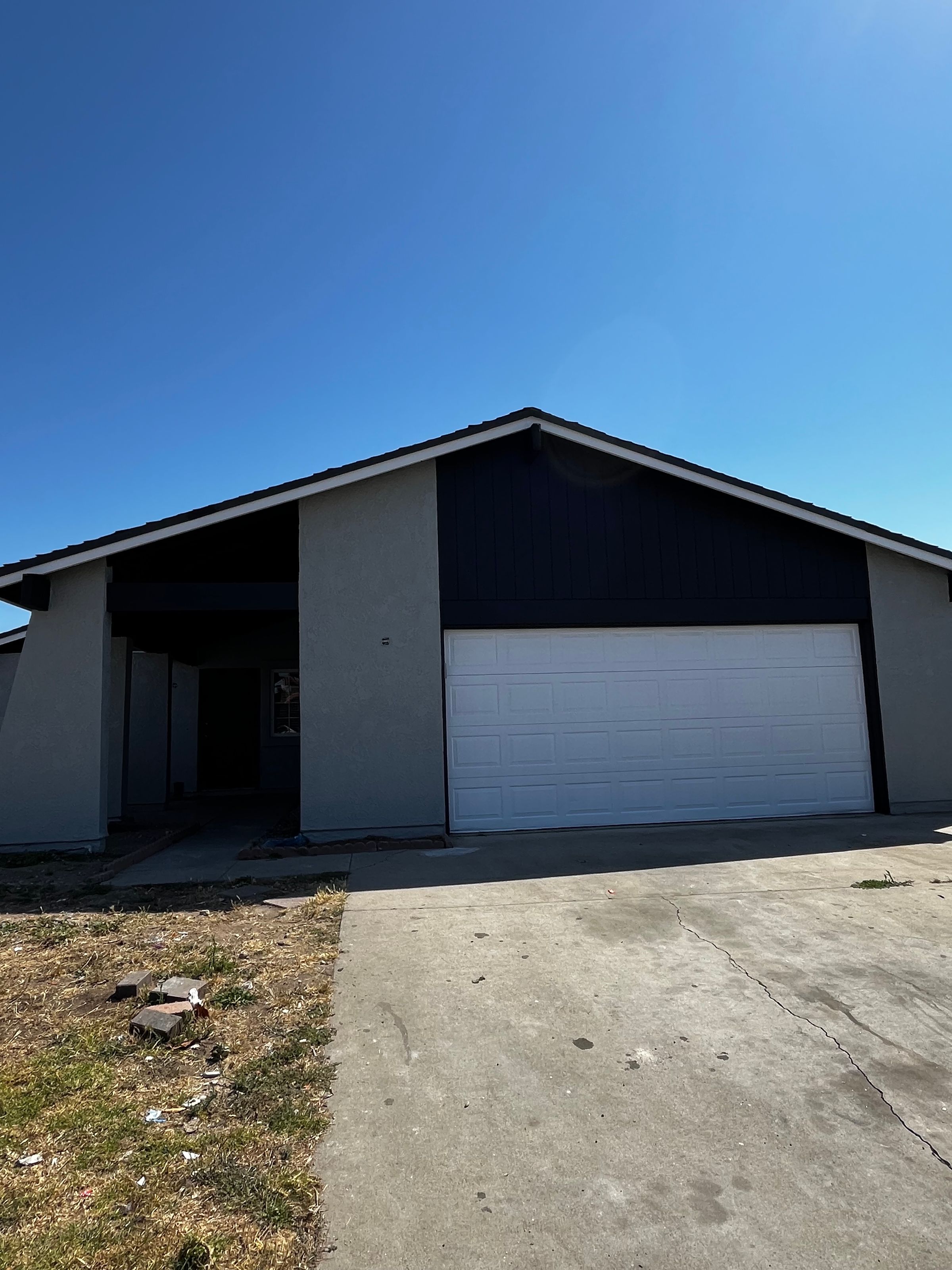 Santa Maria Estate (ext)