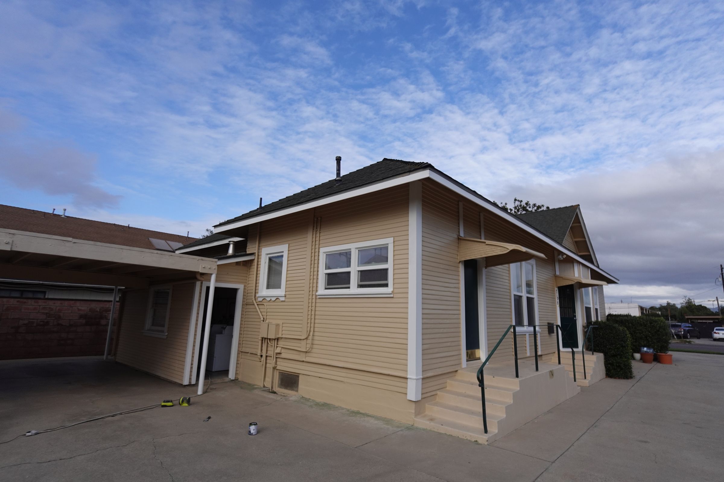 Santa Maria Estate (ext)