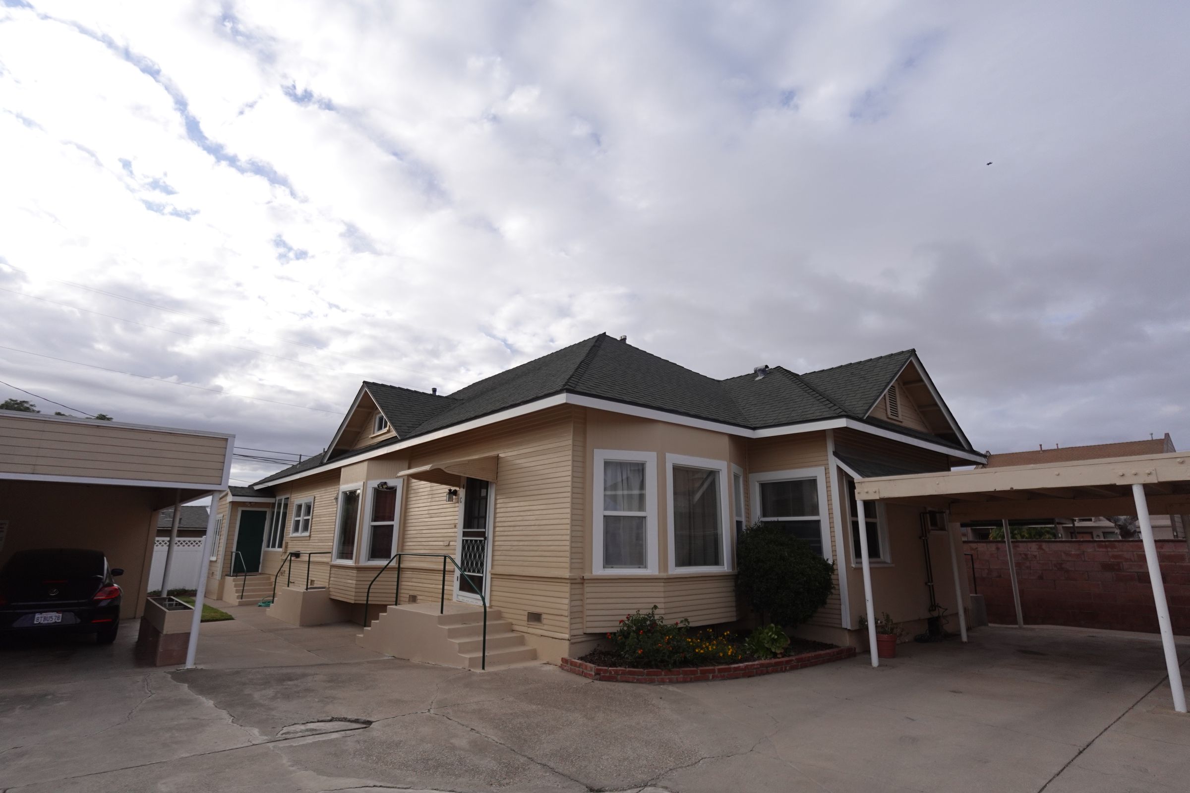 Santa Maria Estate (ext)