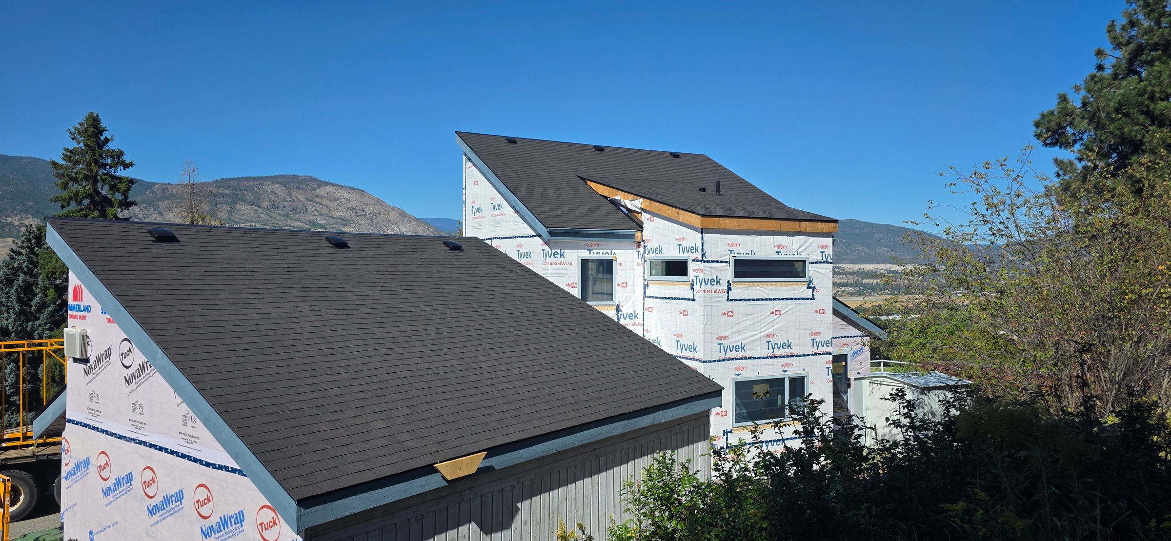 Asphalt shingle roof replacement on residential home in Penticton BC by Horizon Roofing and Metal Works 