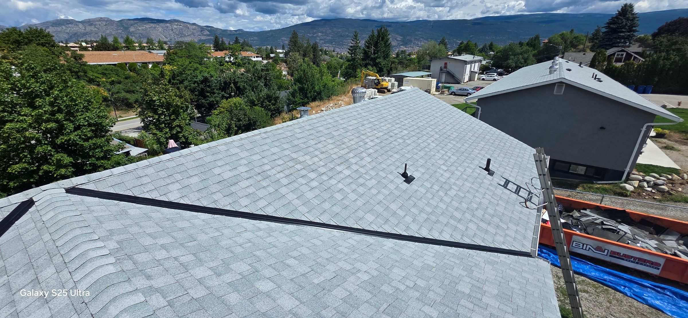 Residential asphalt shingle reroof on home in Peachland BC by Horizon Roofing and Metal Works