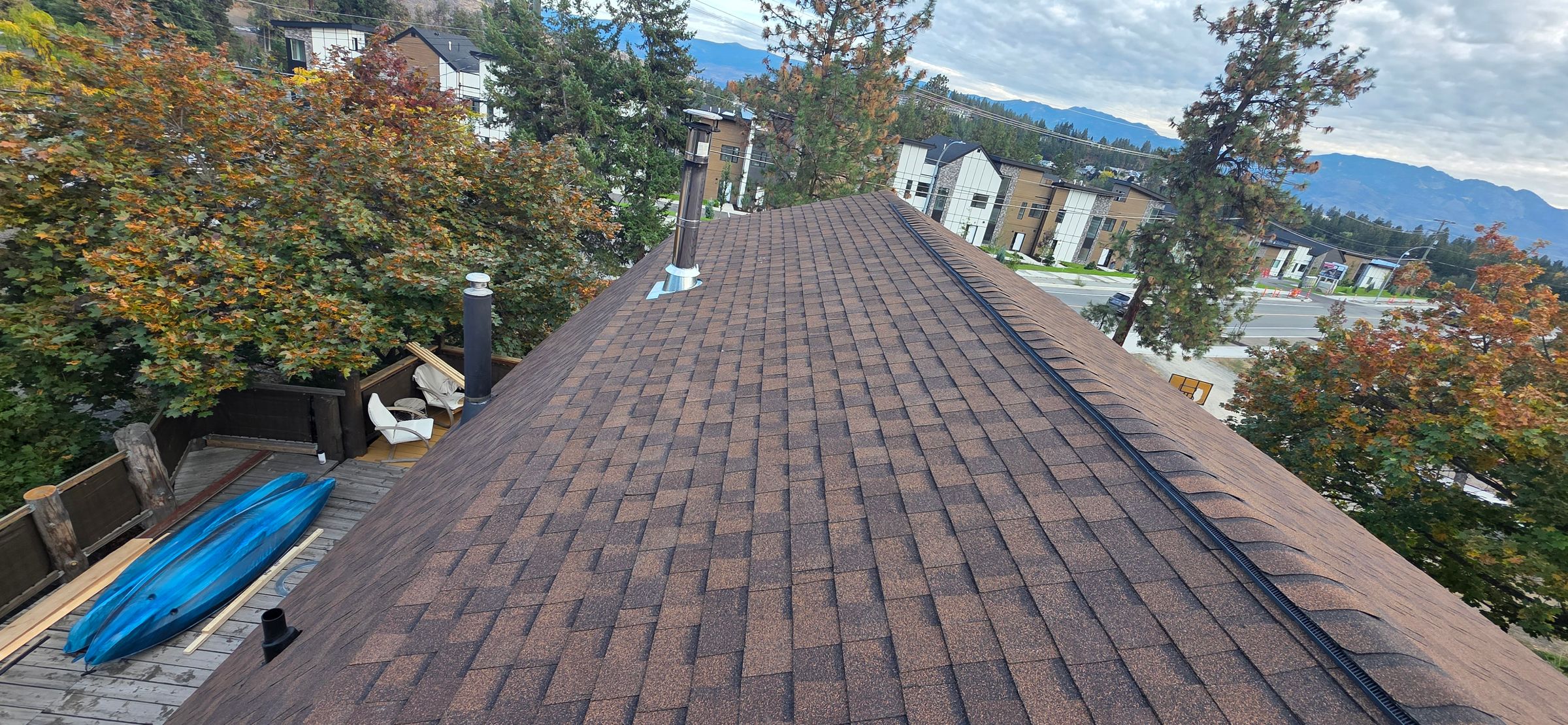 Barn-style residential asphalt shingle reroof in West Kelowna BC by Horizon Roofing and Metal Works