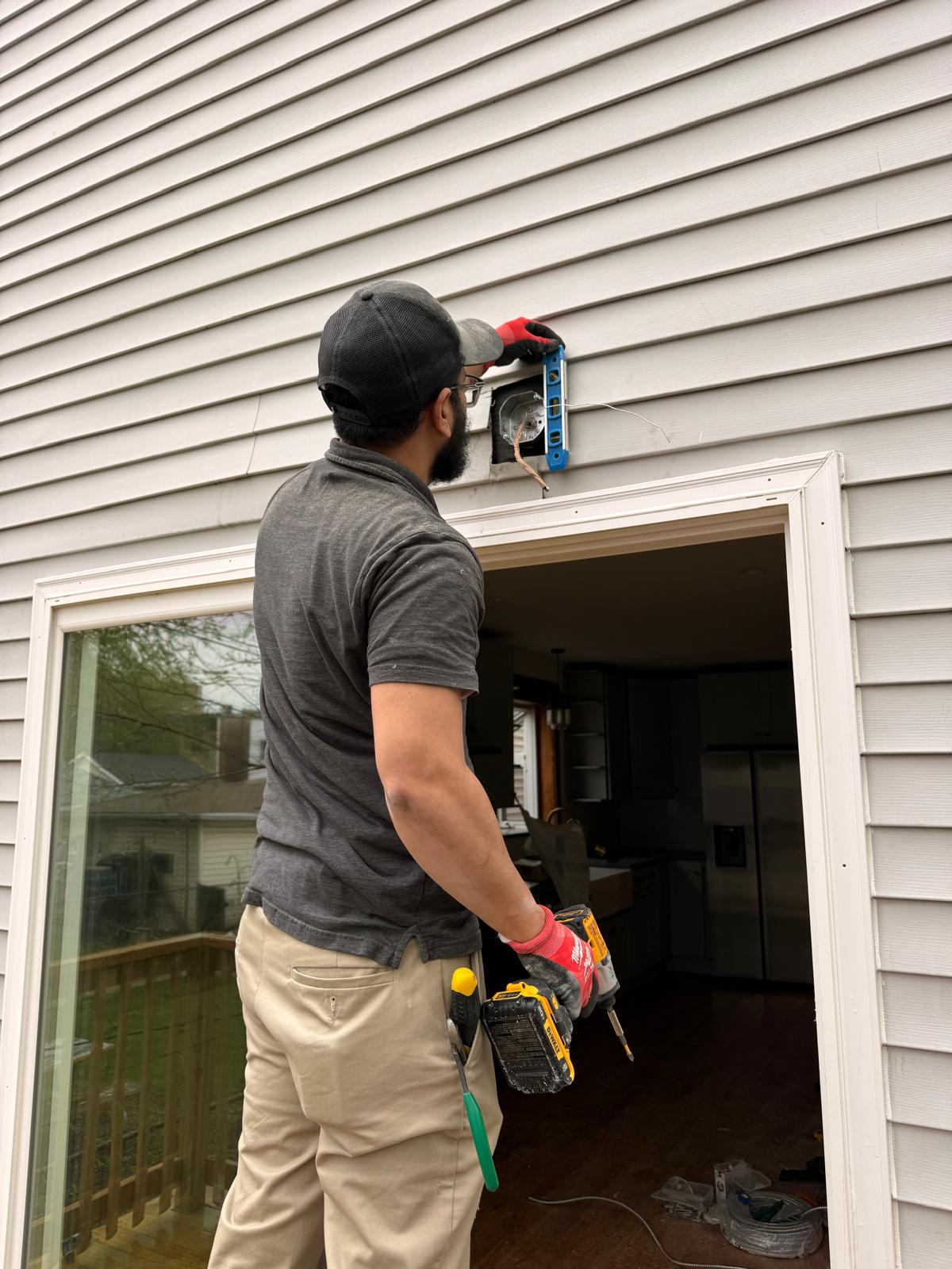 Outdoor light fixturr installation