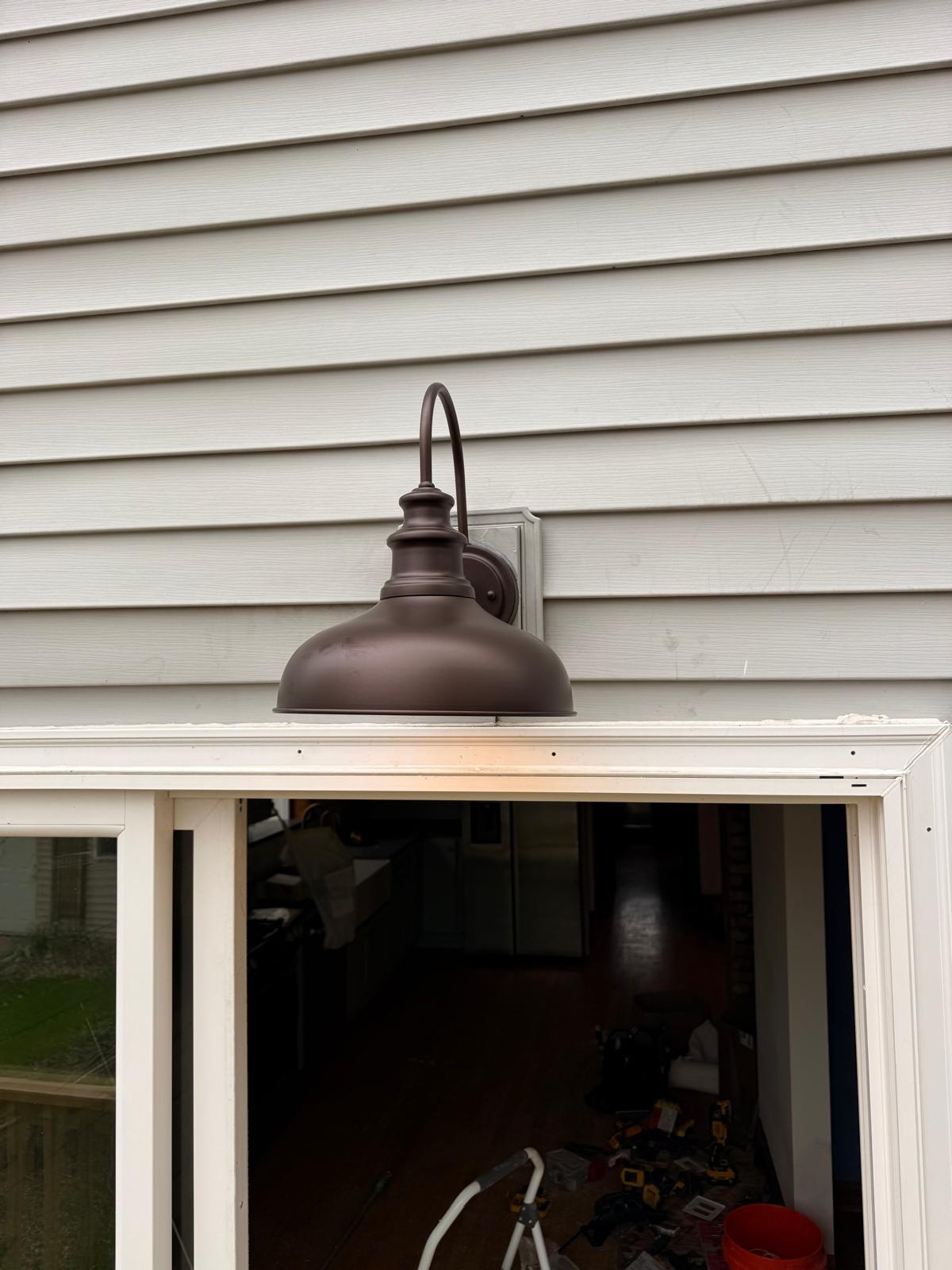 Outdoor light installations