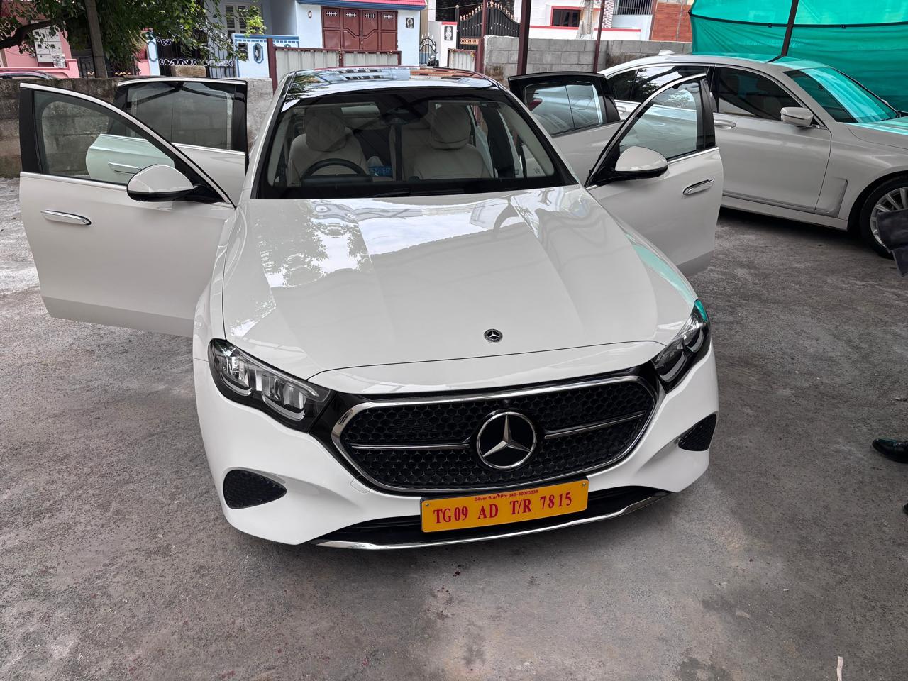 SVR  Corporate Cabs & Travels's image