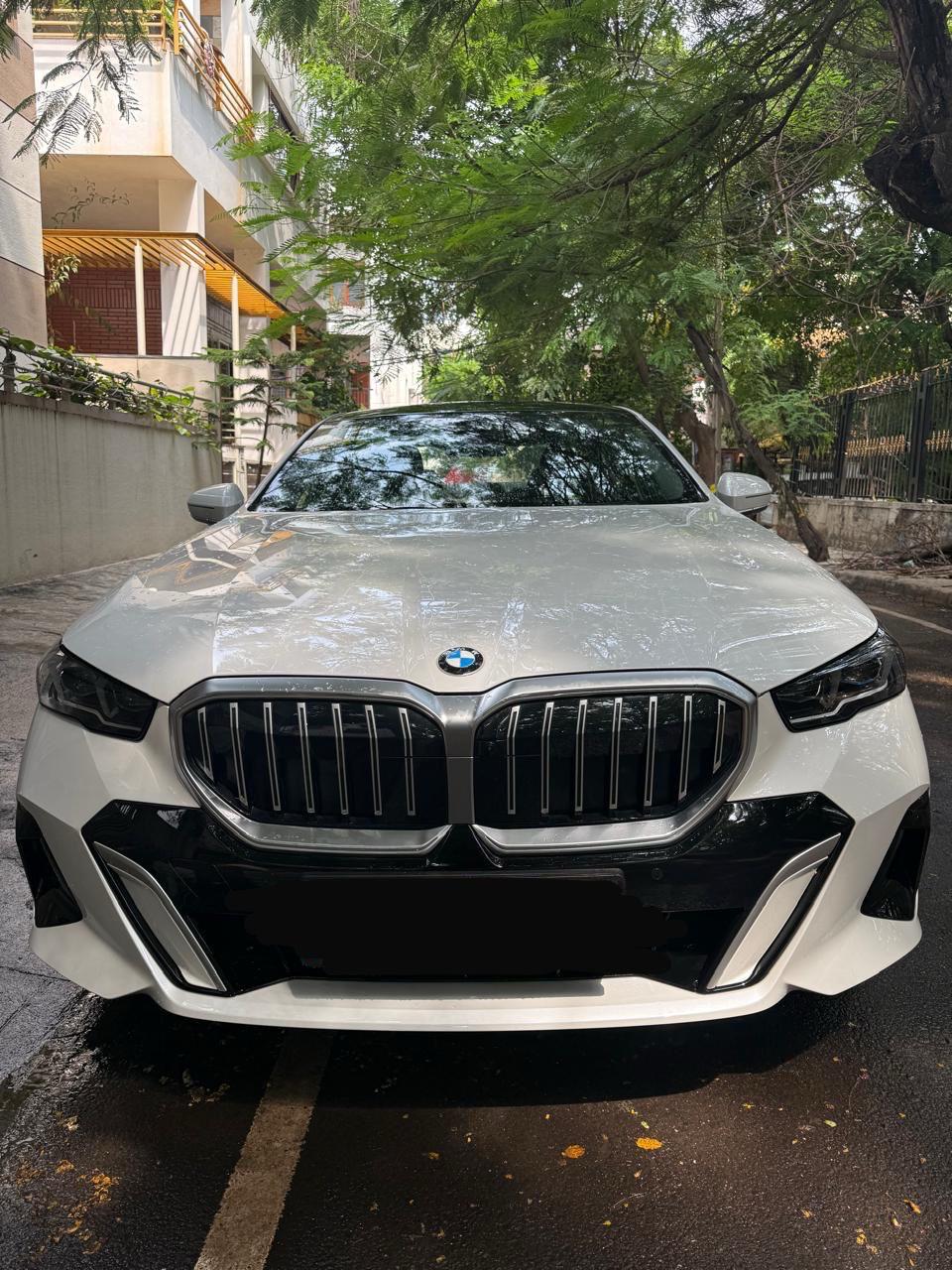 SVR  Corporate Cabs & Travels's image