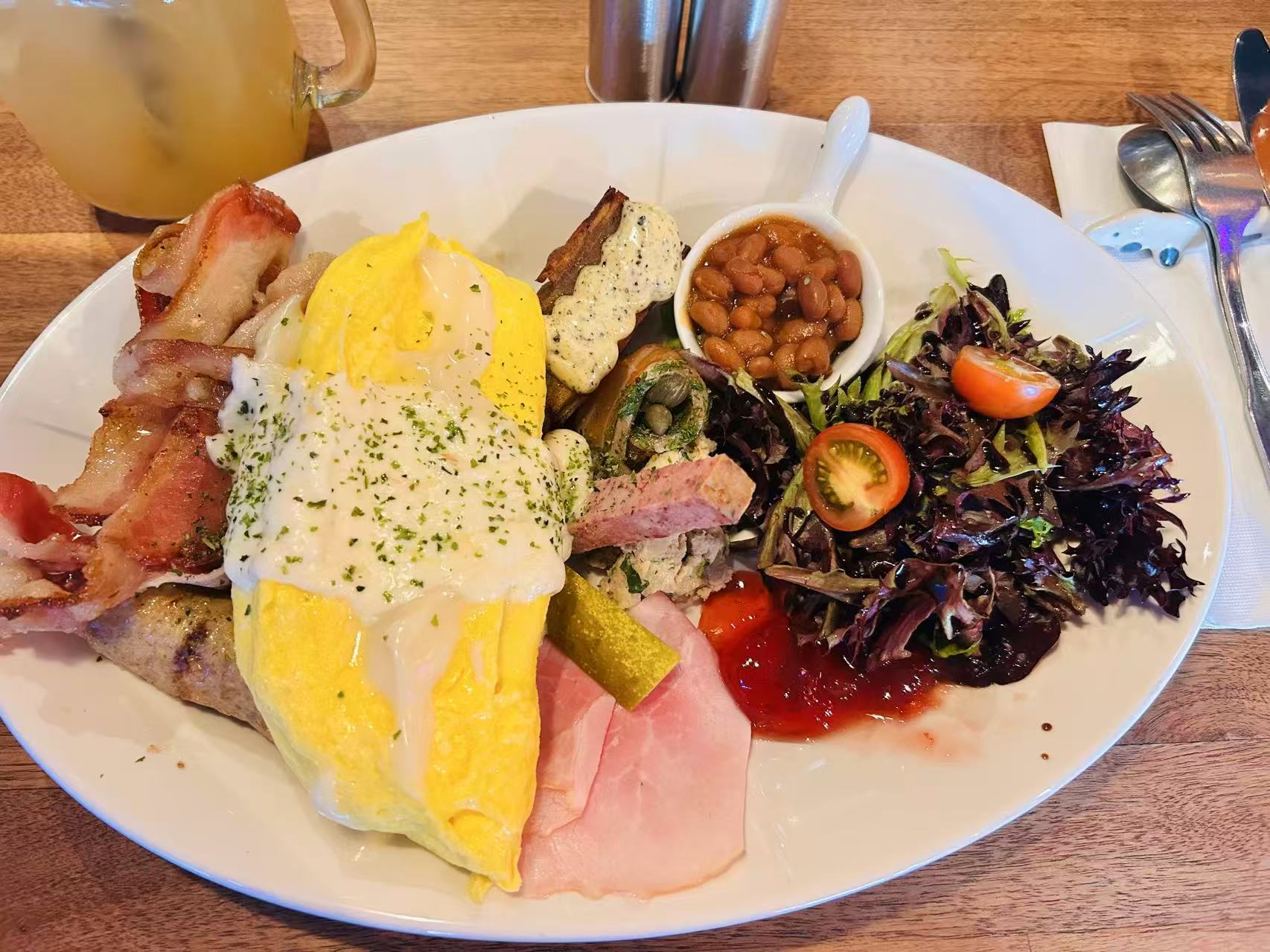 Mont Brise Brunch | Brunch  Café in Verdun Montreal's image