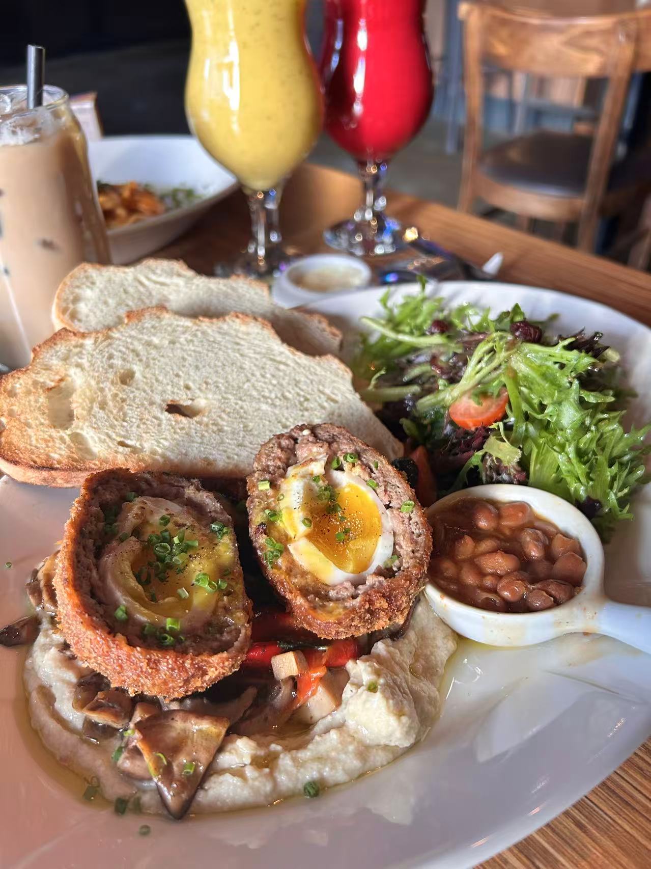 Mont Brise Brunch | Brunch  Café in Verdun Montreal's image