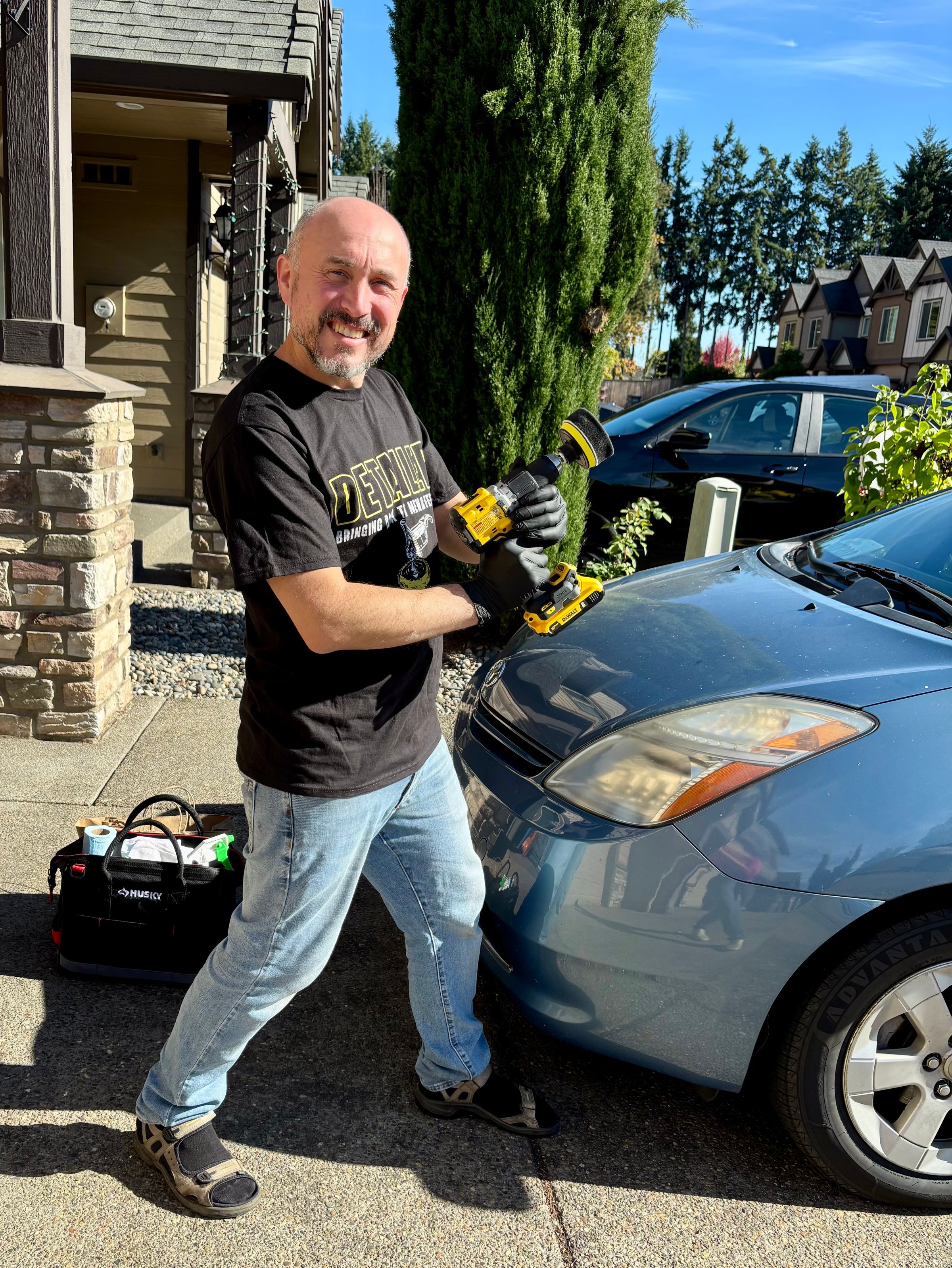 Mobile auto detailing & headlight restoration's image