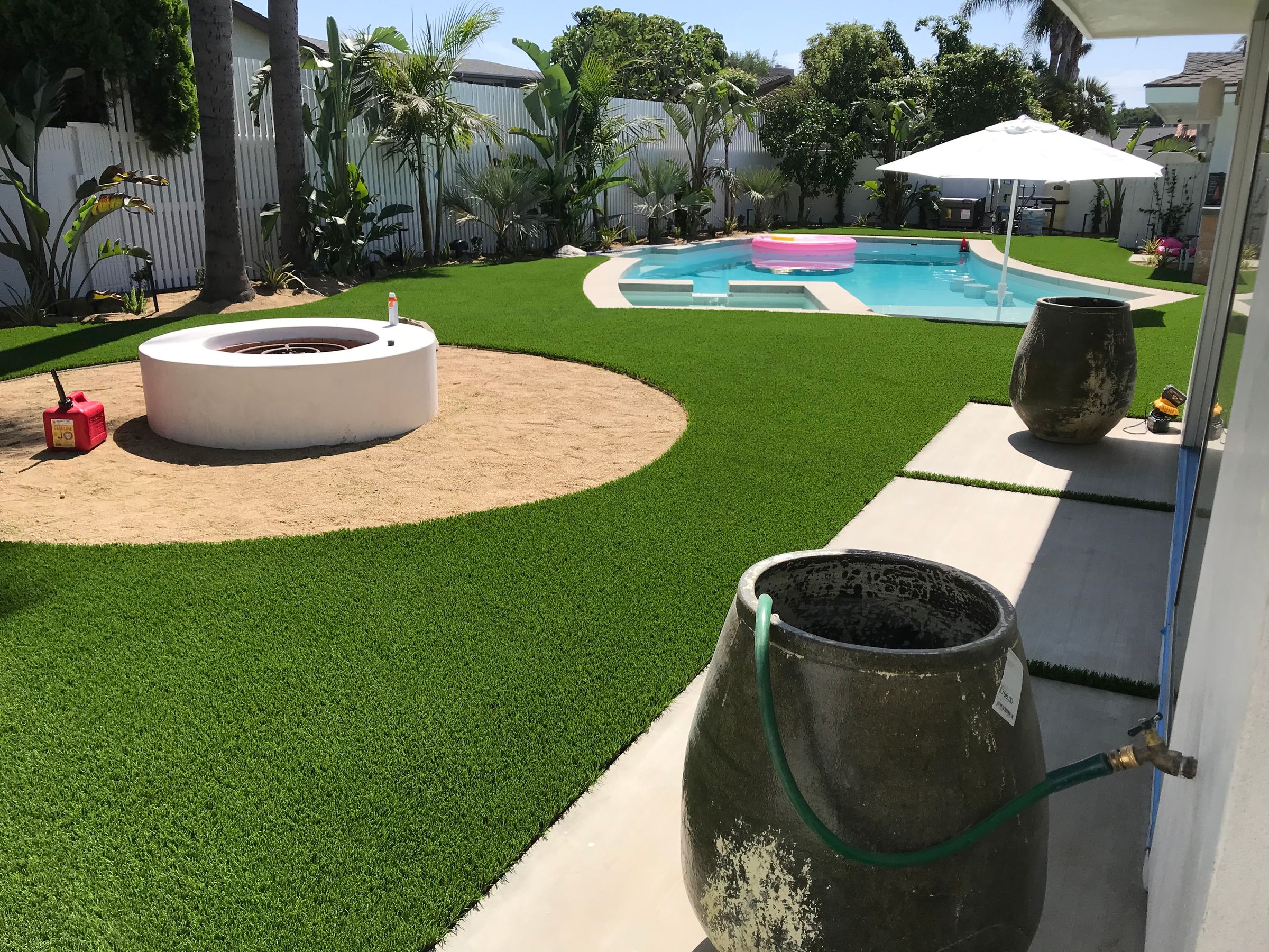 Reyes constructions 's image