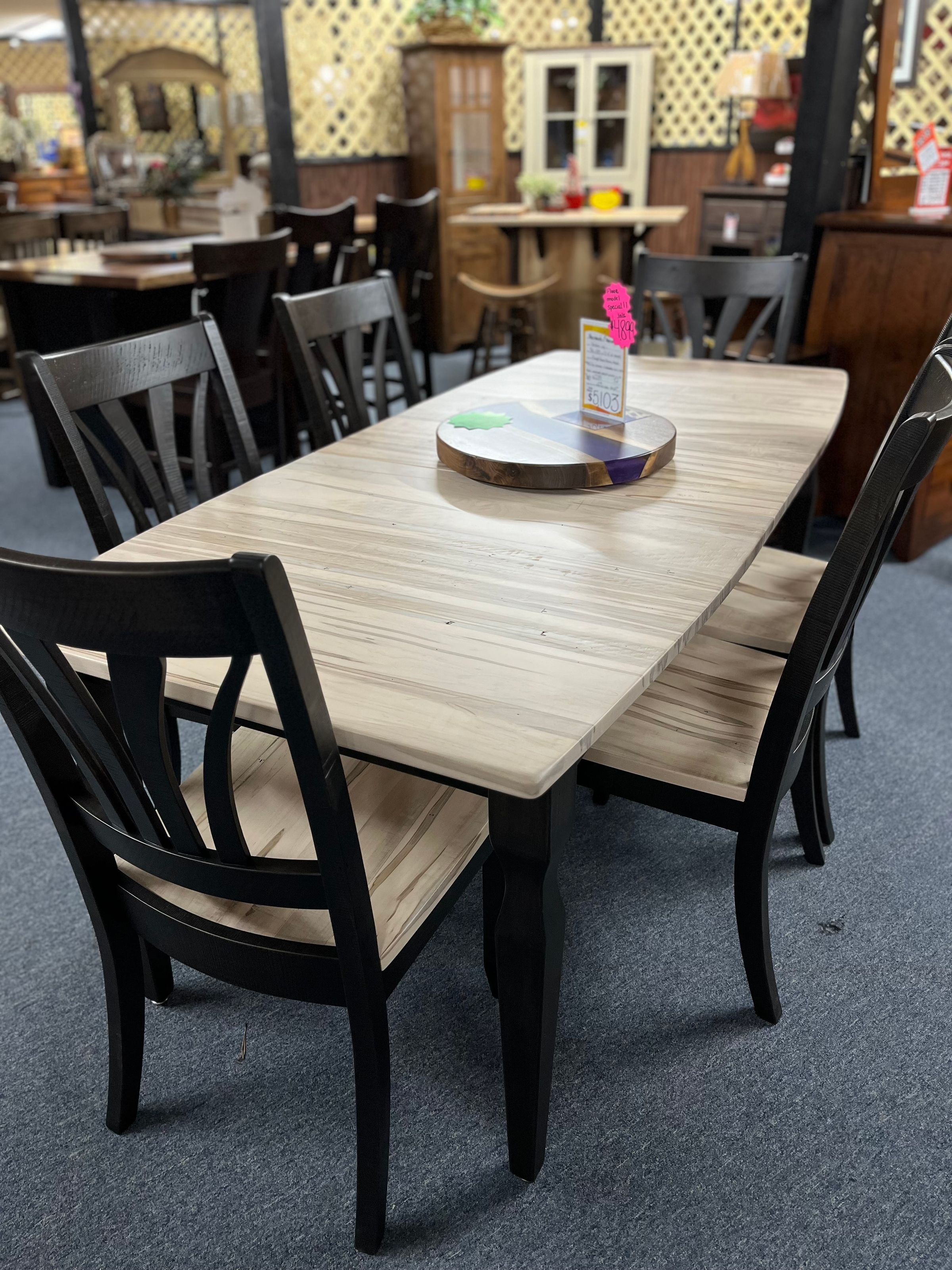 Amish and Sofa City Outlet's image