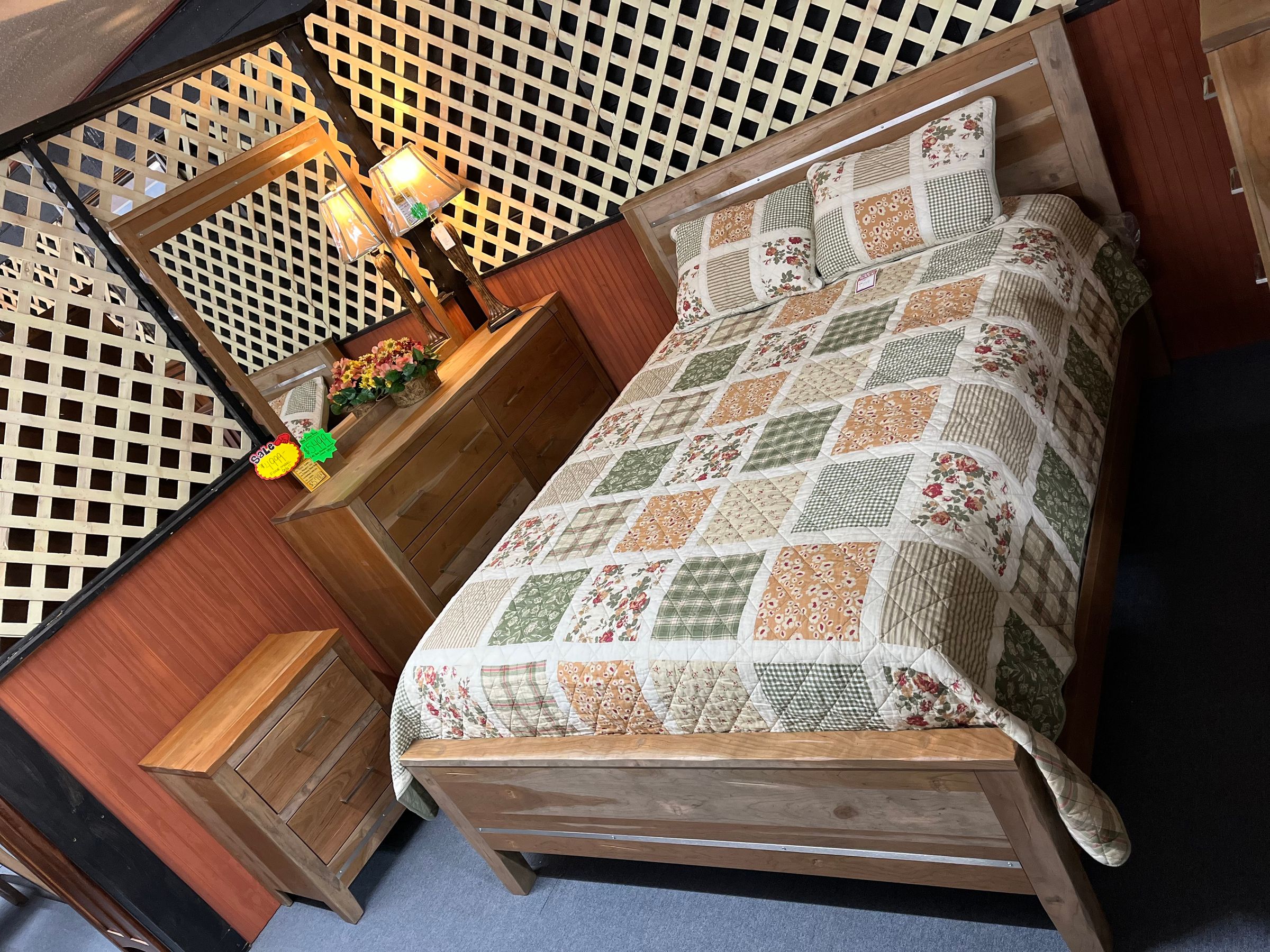 Amish and Sofa City Outlet's image