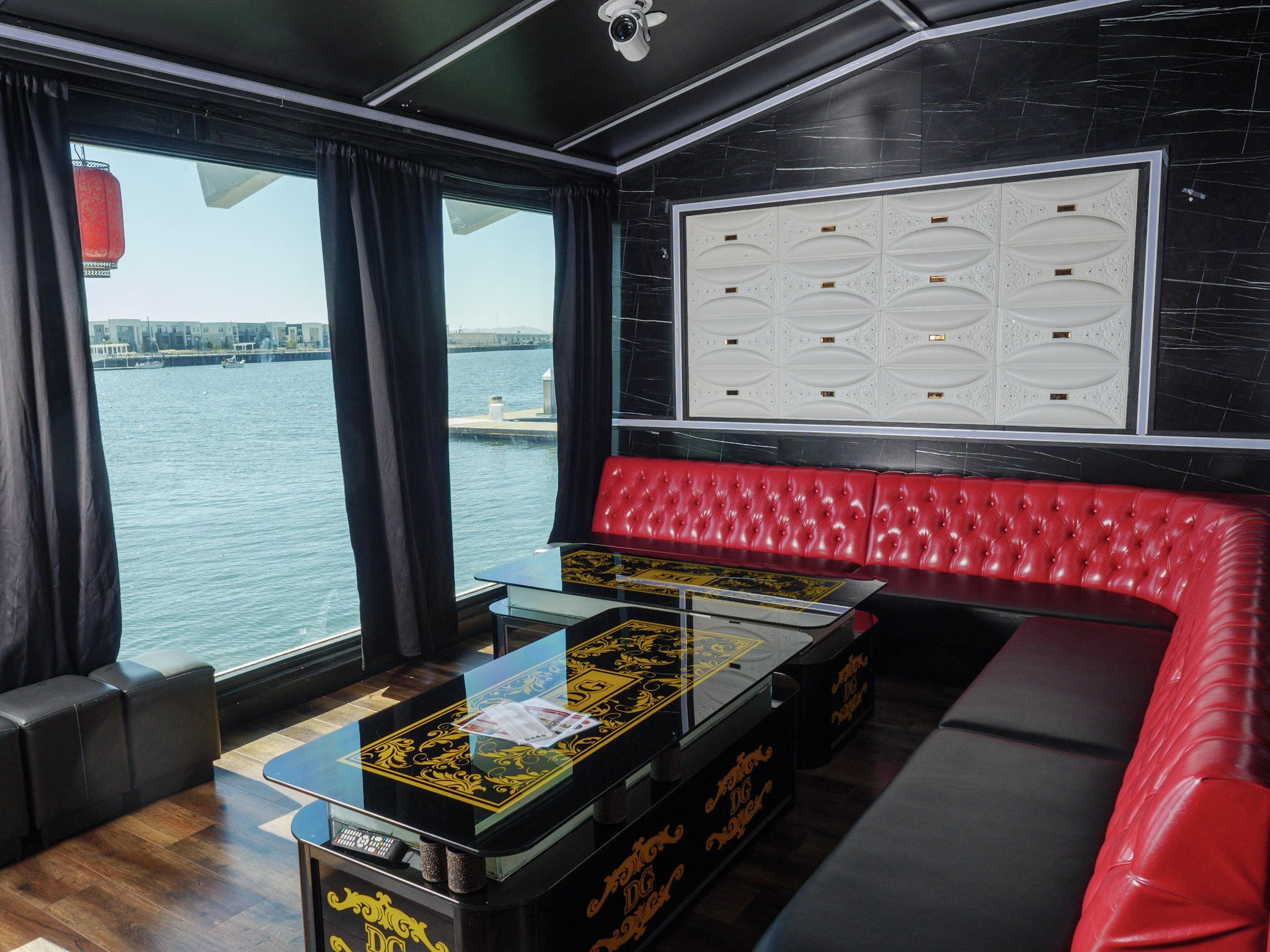 K1  (Water View)   Capacity: Up to 15 guests  Rate: $88/hour  Minimum: 2 hours  Deposit: $100  Notes: Scenic water view; 2-hour minimum reservation required.  