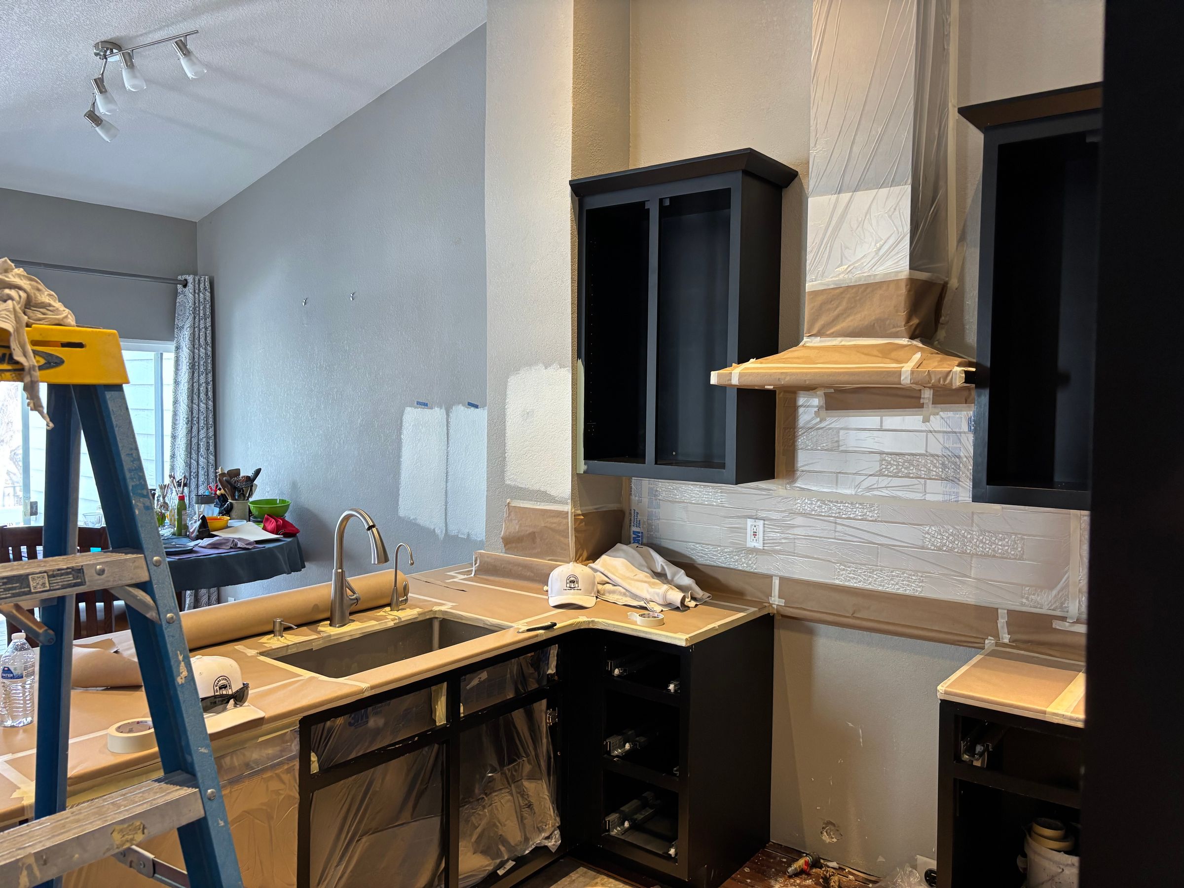 Before kitchen cabinets 