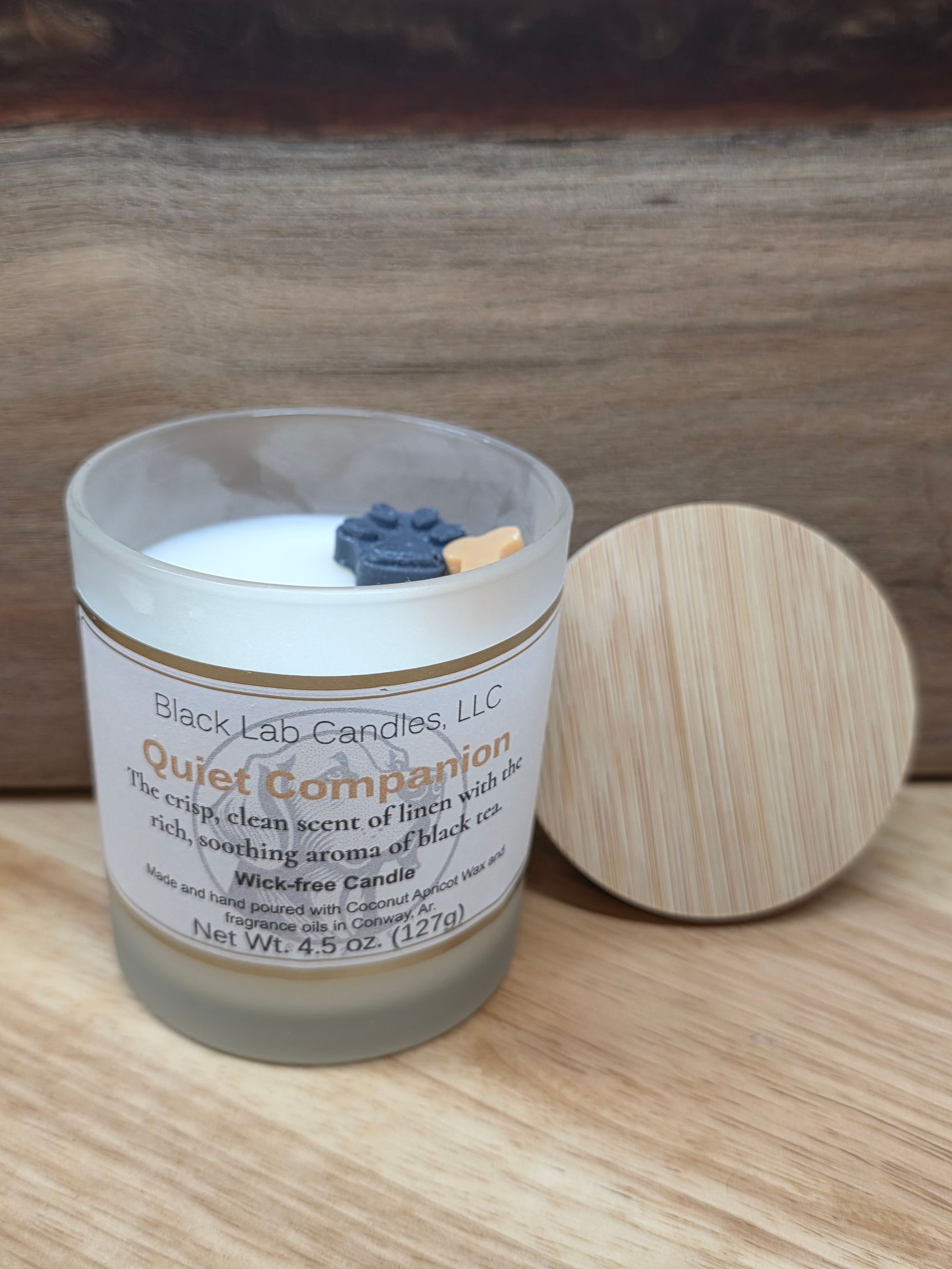 Quiet Companion- the crisp, clean scent of linen with the rich, soothing aroma of black tea