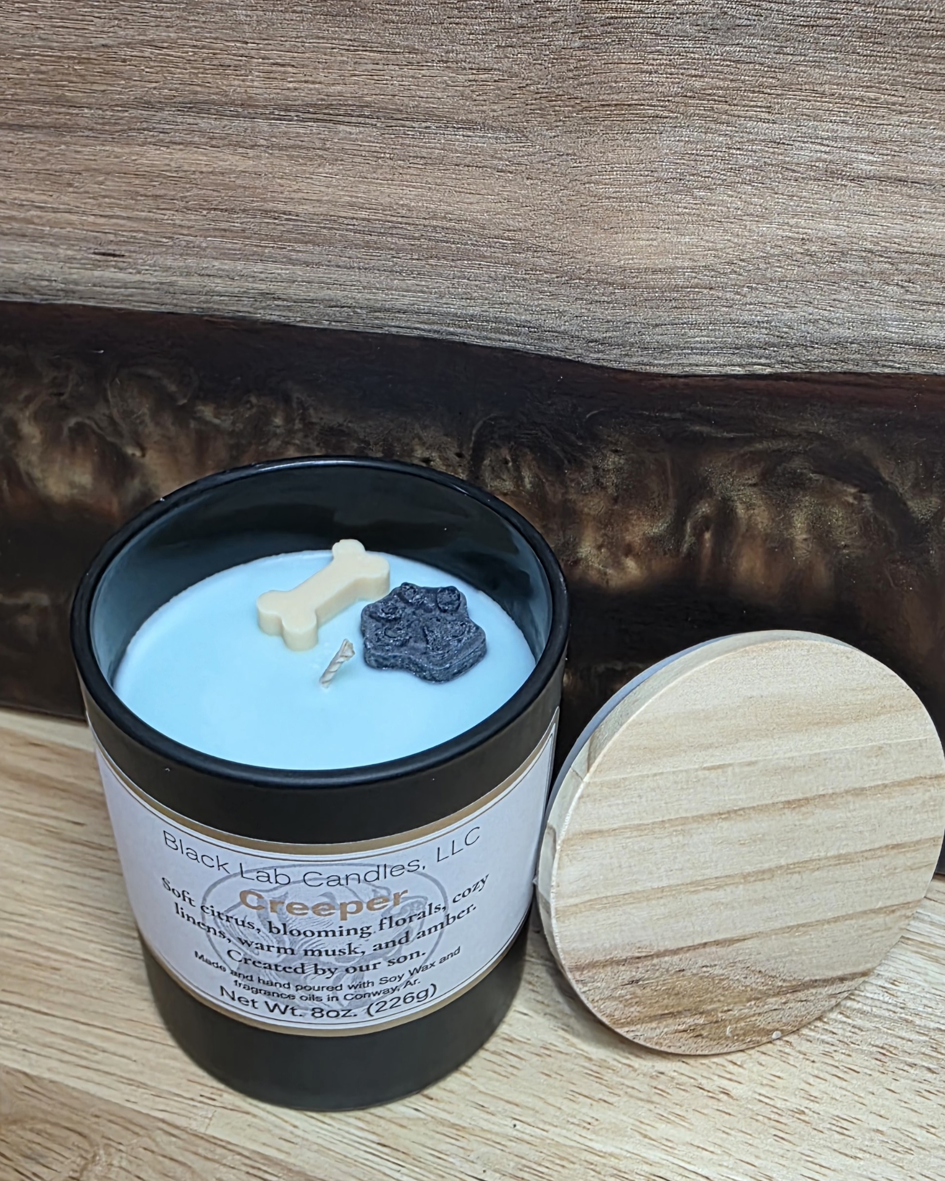 Creeper soy candle Clean linen meets rugged charm in this comforting, down‑to‑earth blend.
