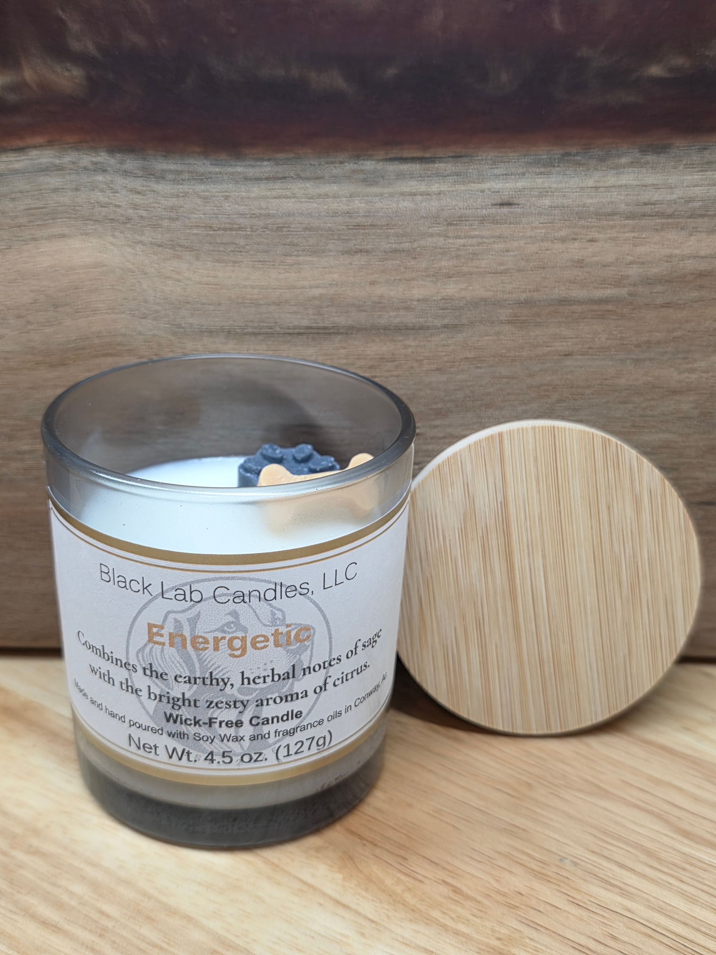 Energetic- combines the earthy, herbal notes of sage with the bright, zesty aroma of citrus