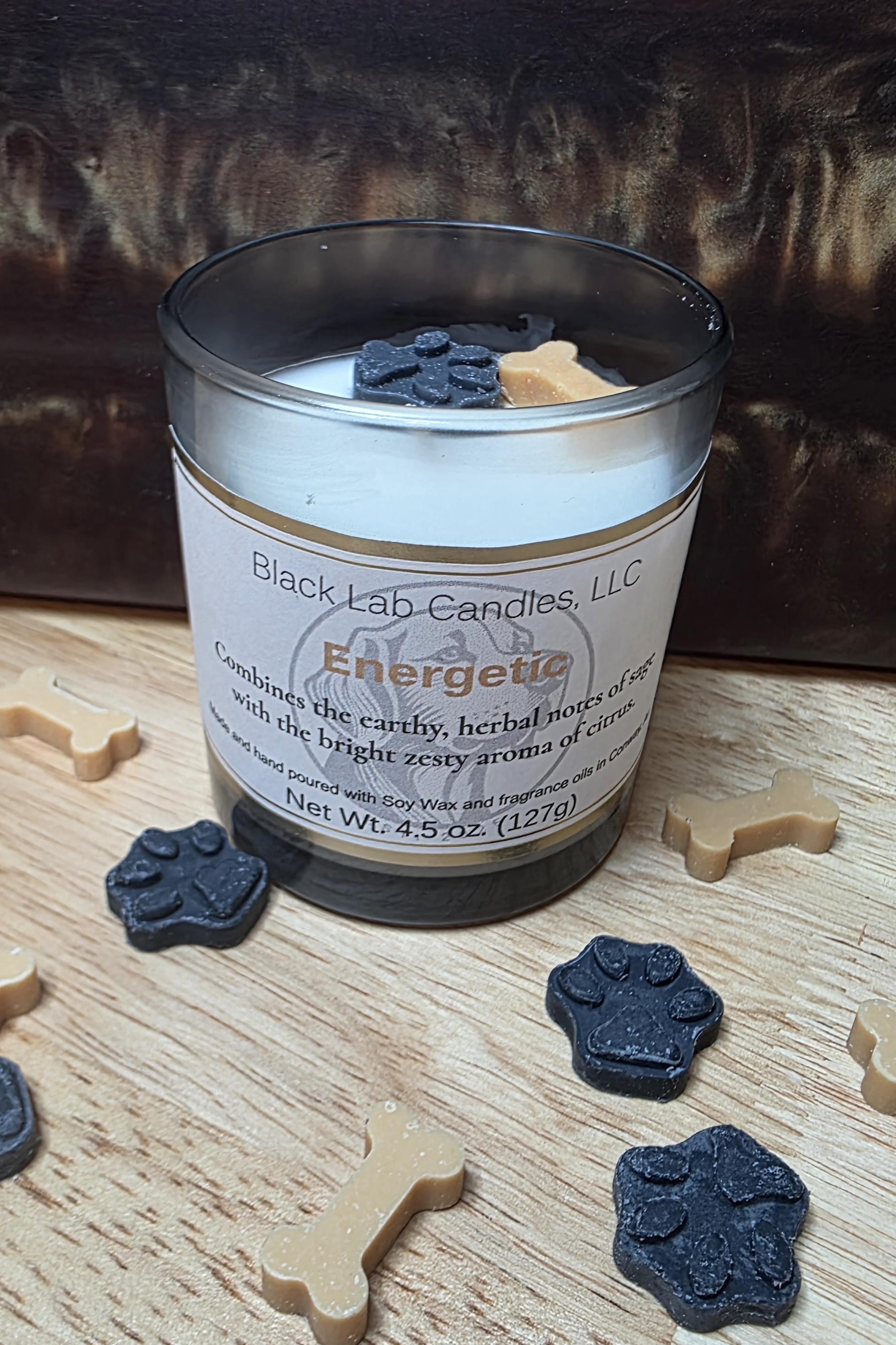 Hand‑poured soy candle with sage and citrus scent – fresh, uplifting, pet‑friendly fragrance