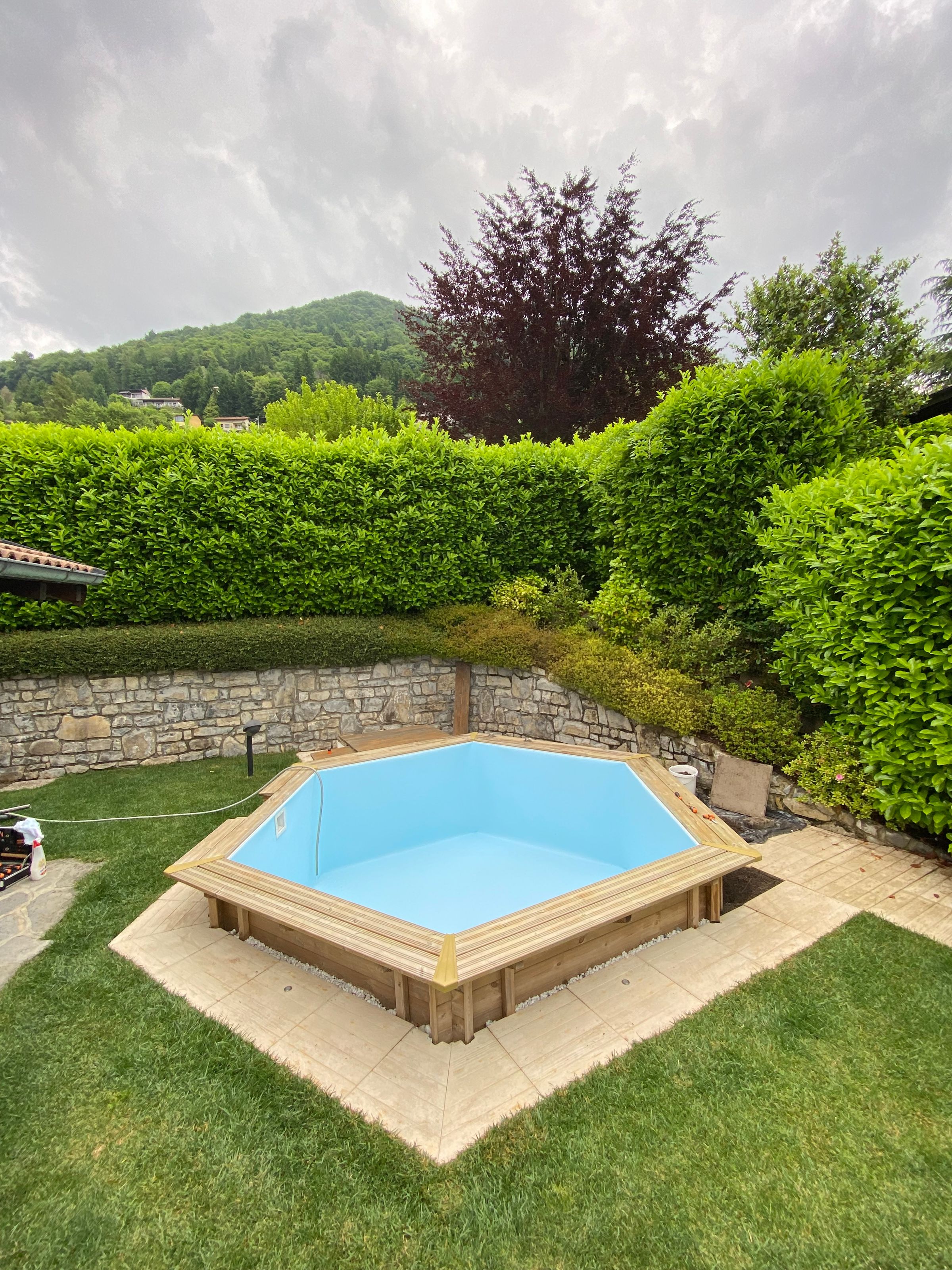 Rivestimento piscina esagonale 