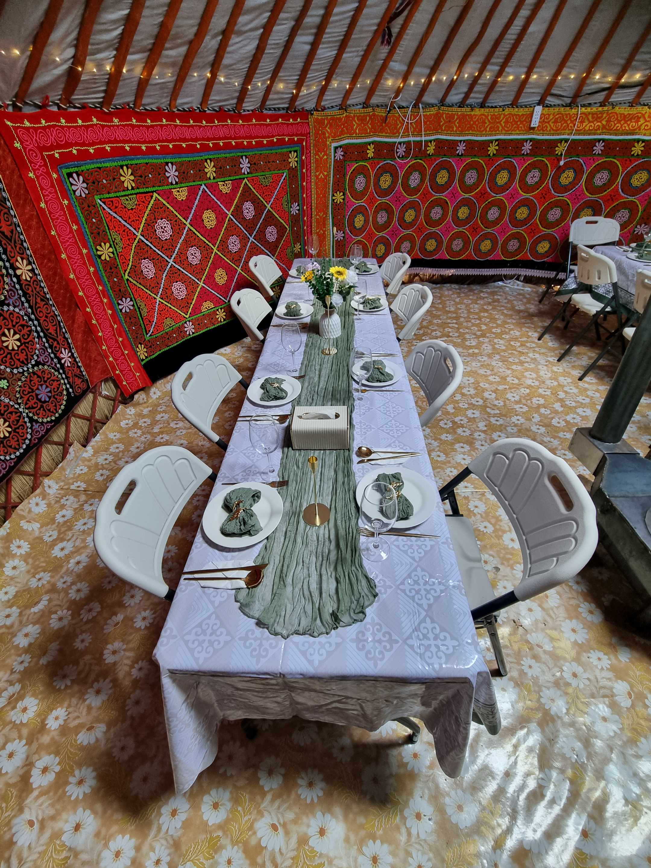 Оройн тусгай зоог