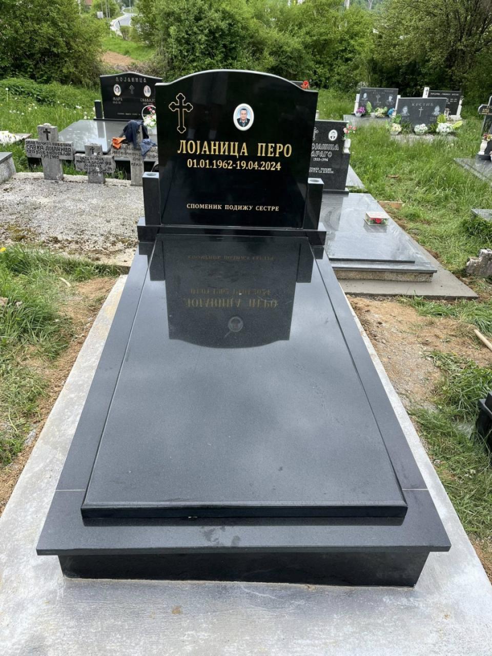 Klesarstvo Kovačević Kakanj - Spomenici i Nišani's image