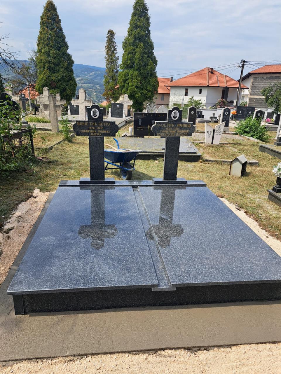 Klesarstvo Kovačević Kakanj - Spomenici i Nišani's image