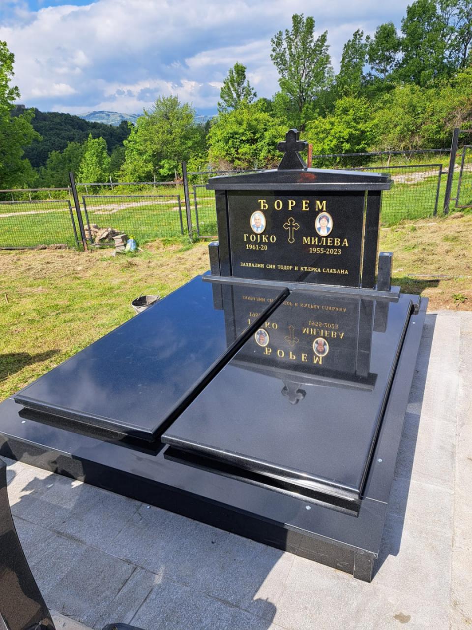 Klesarstvo Kovačević Kakanj - Spomenici i Nišani's image