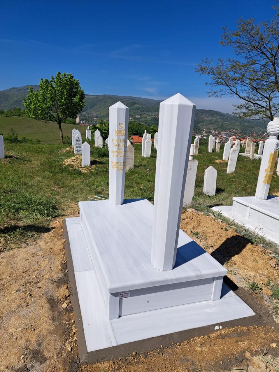 Klesarstvo Kovačević Kakanj - Spomenici i Nišani's image