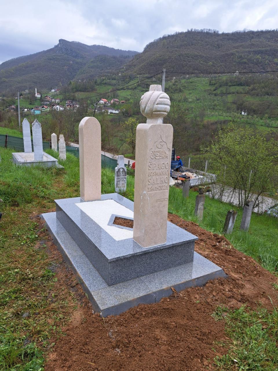 Klesarstvo Kovačević Kakanj - Spomenici i Nišani's image