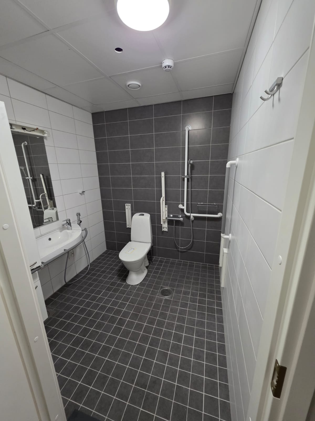 Laadukkaat rakennus ja laatoitustyöt | Saneeraus Penttilä's image