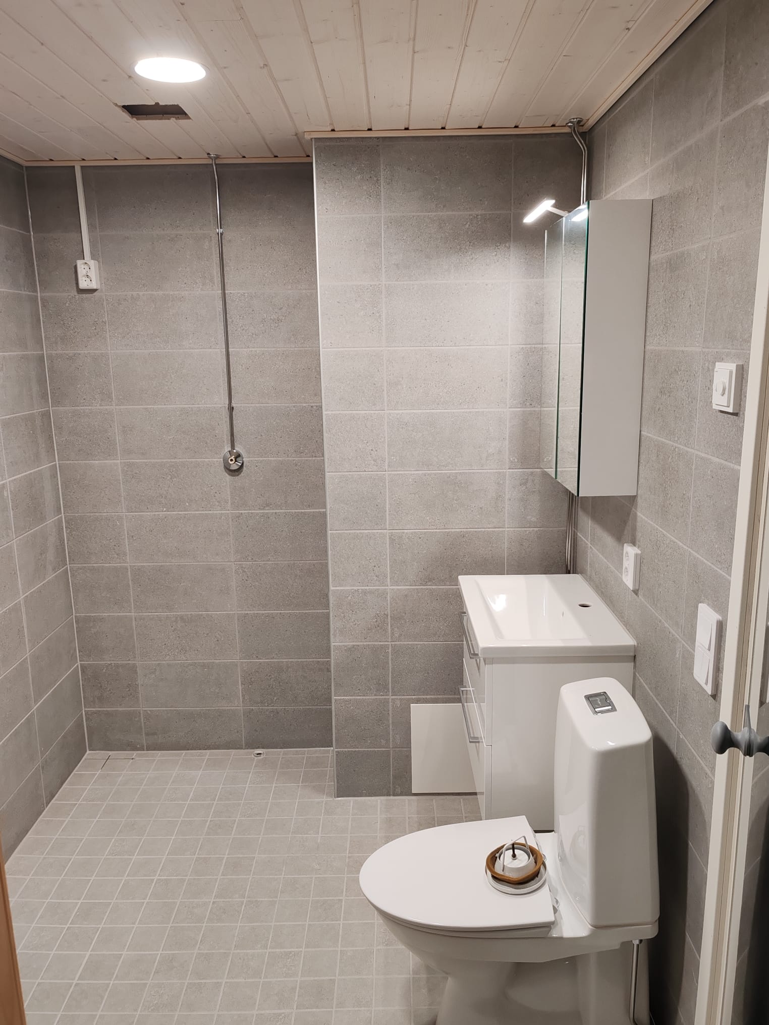 Laadukkaat rakennus ja laatoitustyöt | Saneeraus Penttilä's image