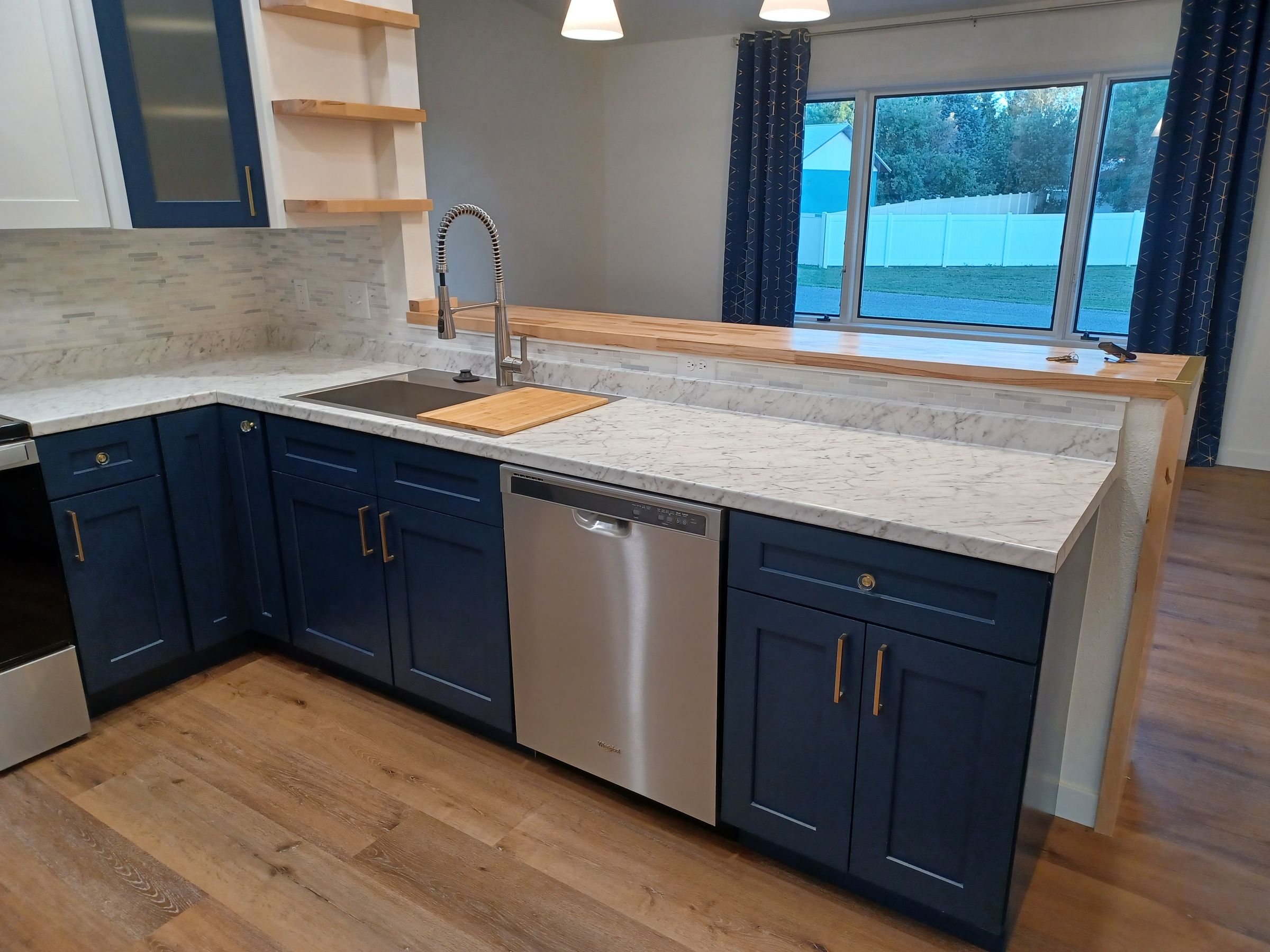 Mad Handy Construction & Repair llc's image