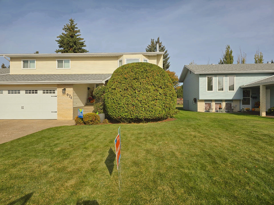 Clip & Trim 
Yard Maintainence's image