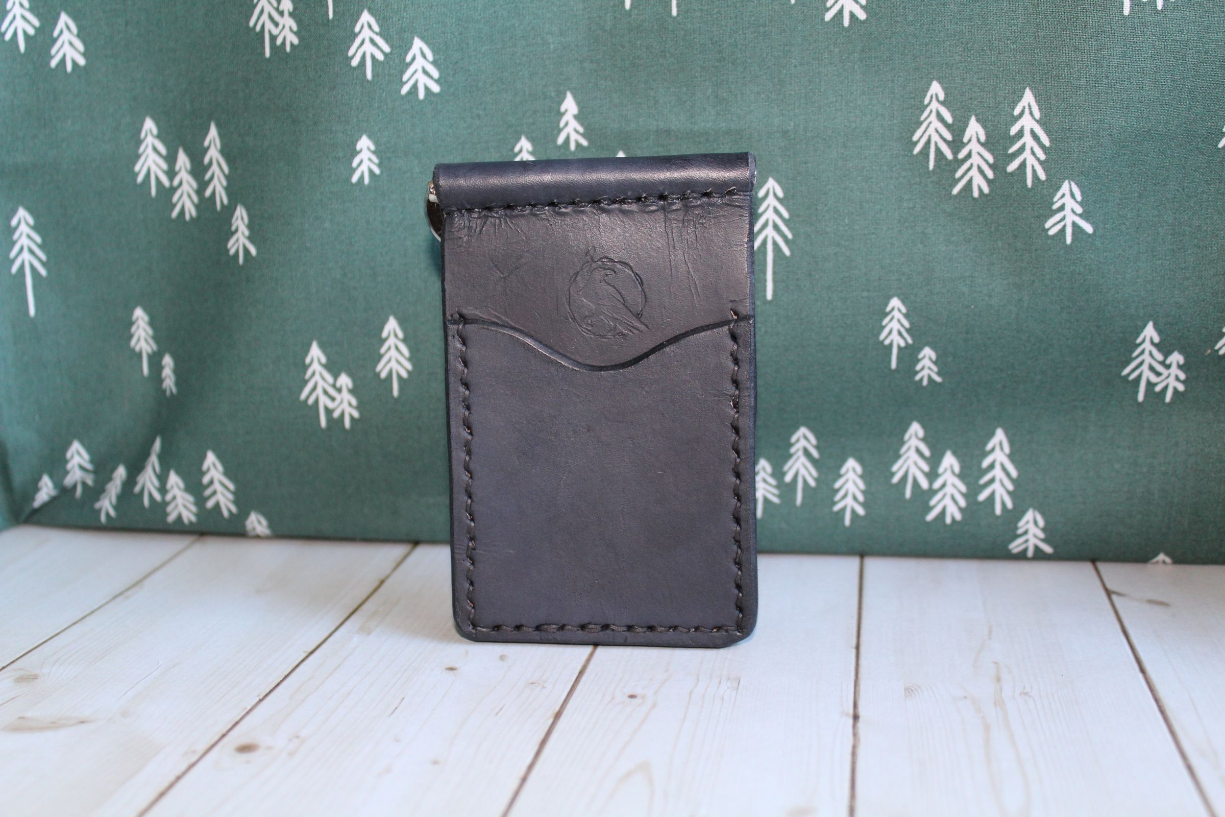 Front pocket wallet w/money clip