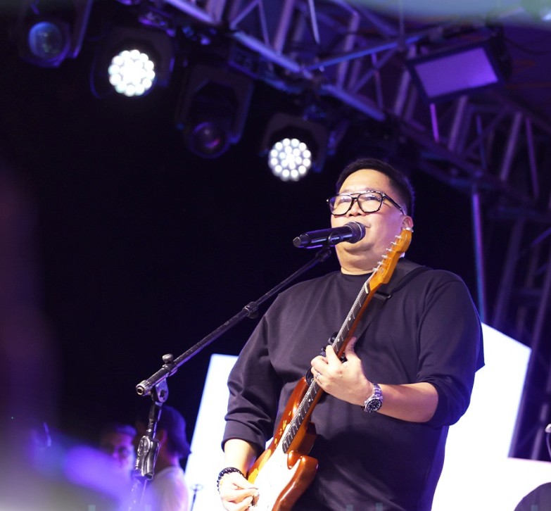 Paostomize lights and sound rental's image