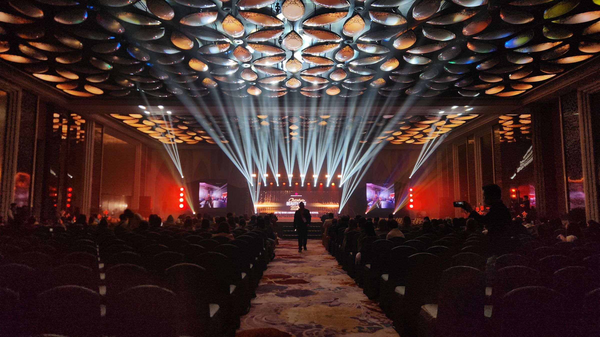 Paostomize lights and sound rental's image