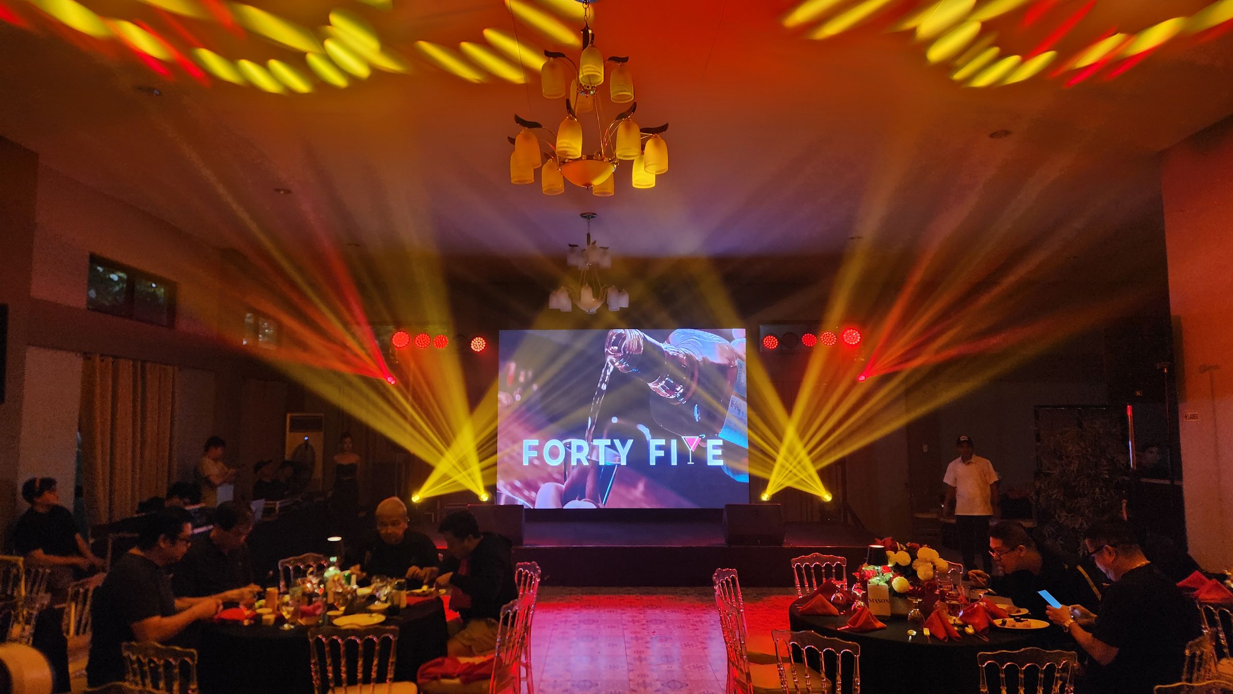 Paostomize lights and sound rental's image
