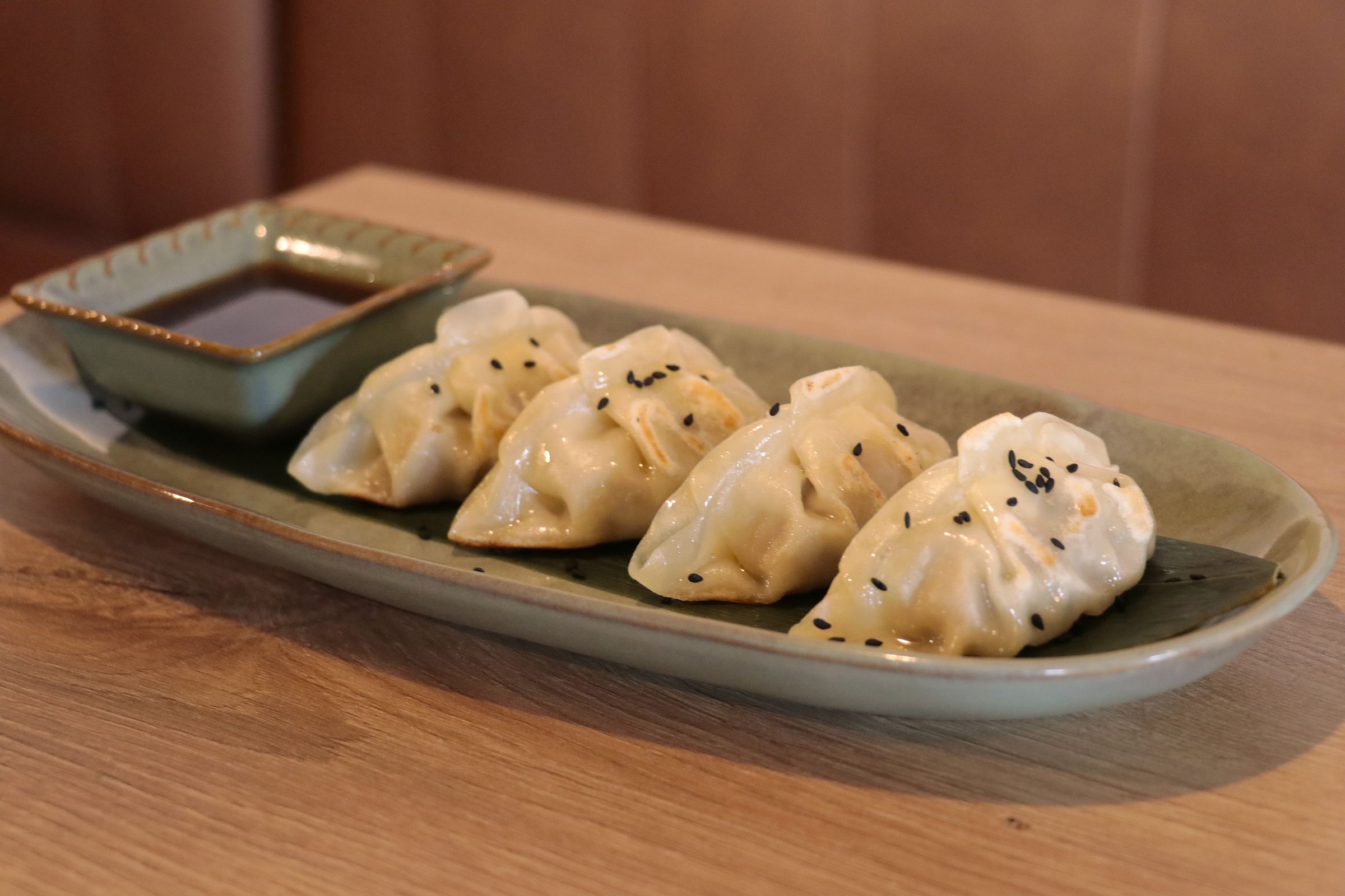 GYOZAS (POLLO / VERDURA 4.95€)(PATO/TERNERA 5.95€)