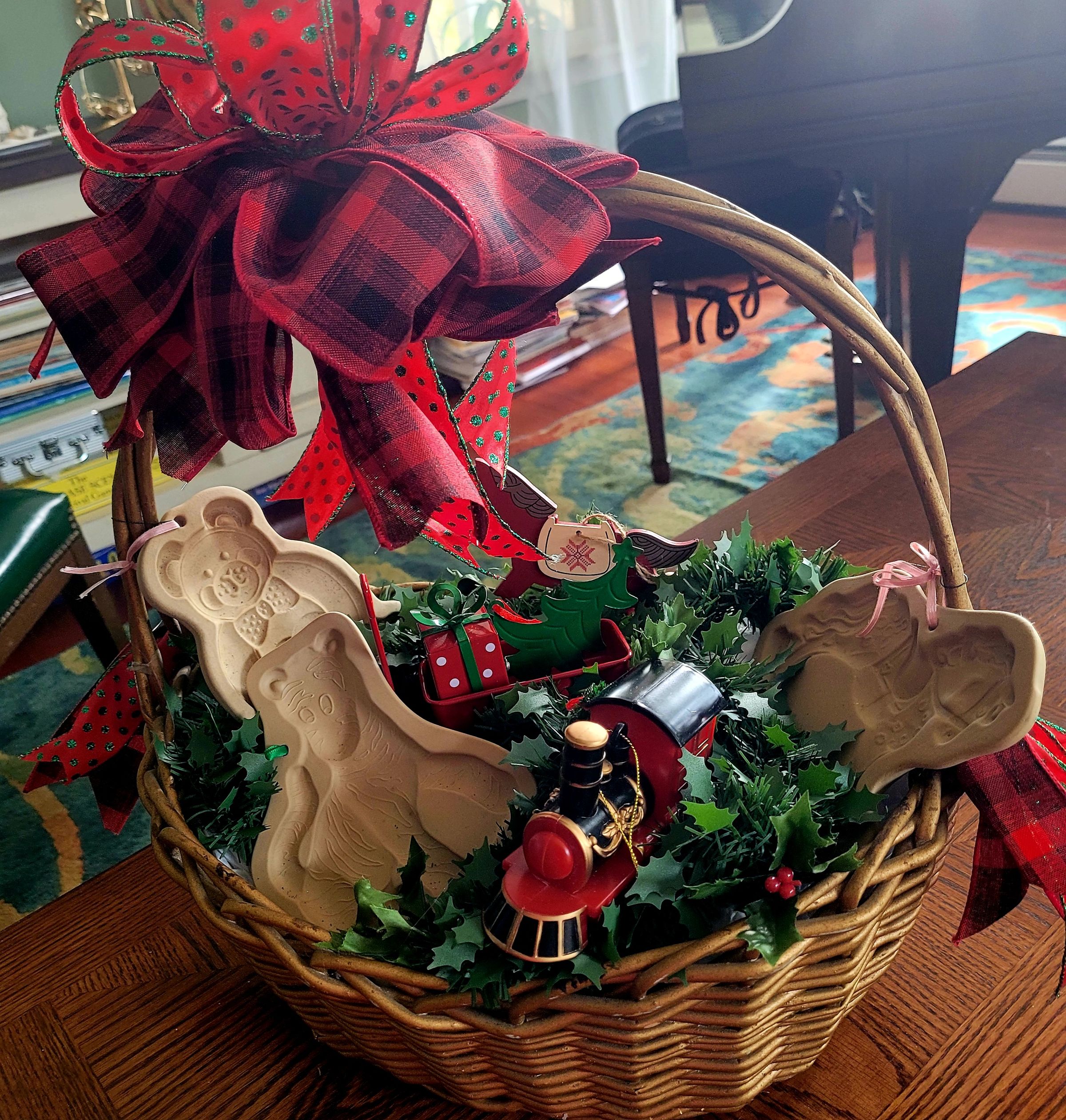 KJ HOME AND GARDEN CREATIONS's image