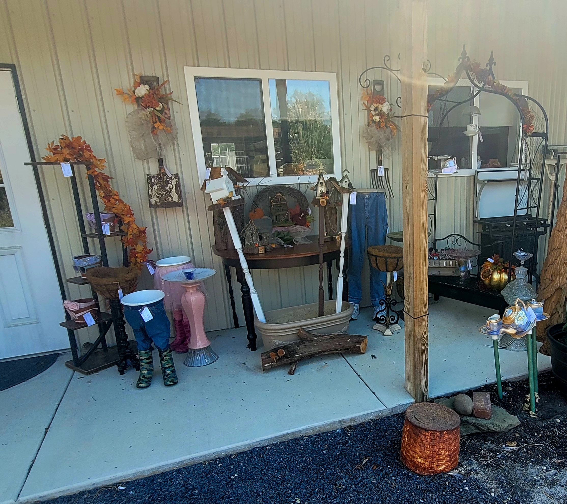 KJ HOME AND GARDEN CREATIONS's image