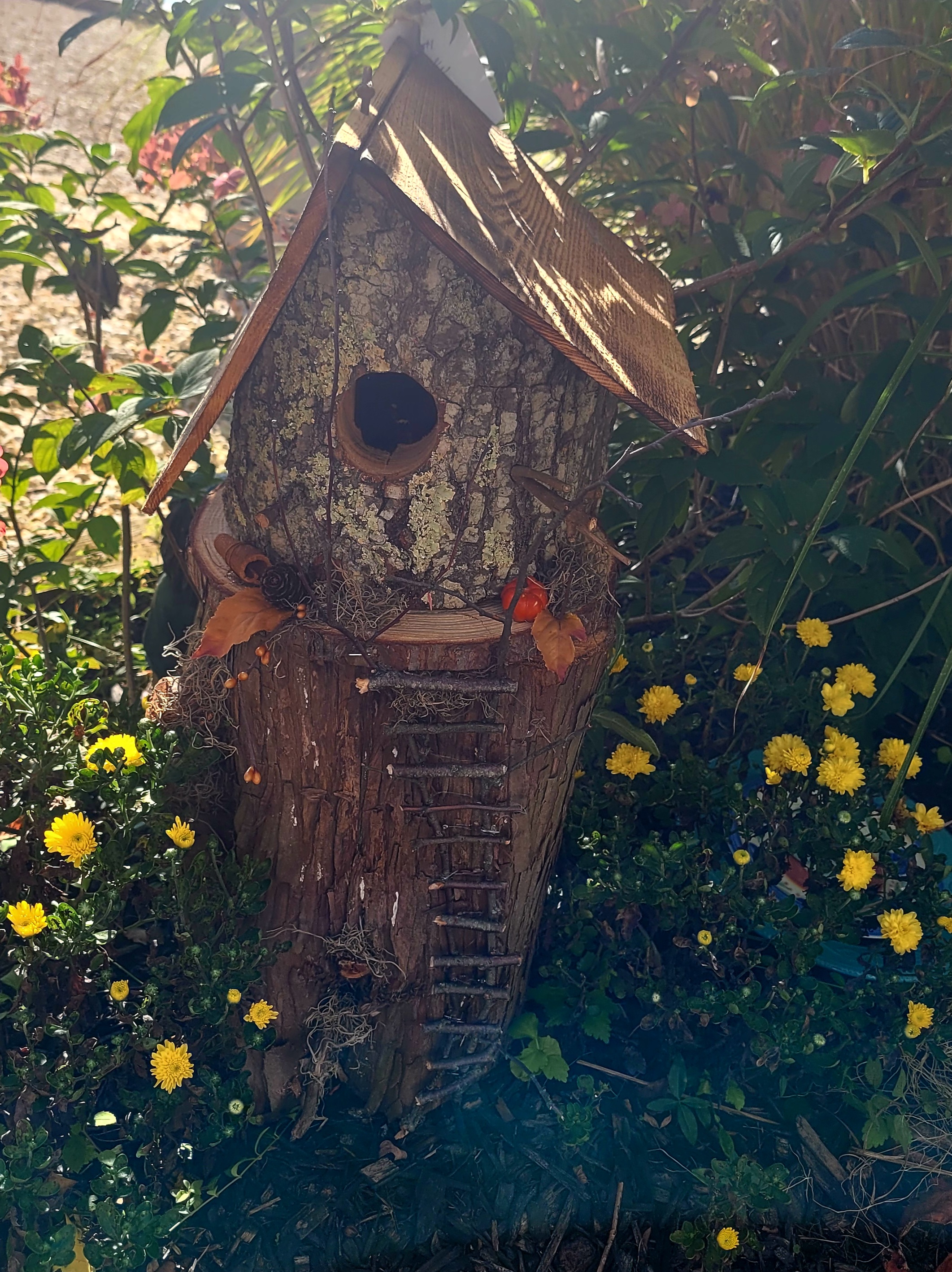 KJ HOME AND GARDEN CREATIONS's image