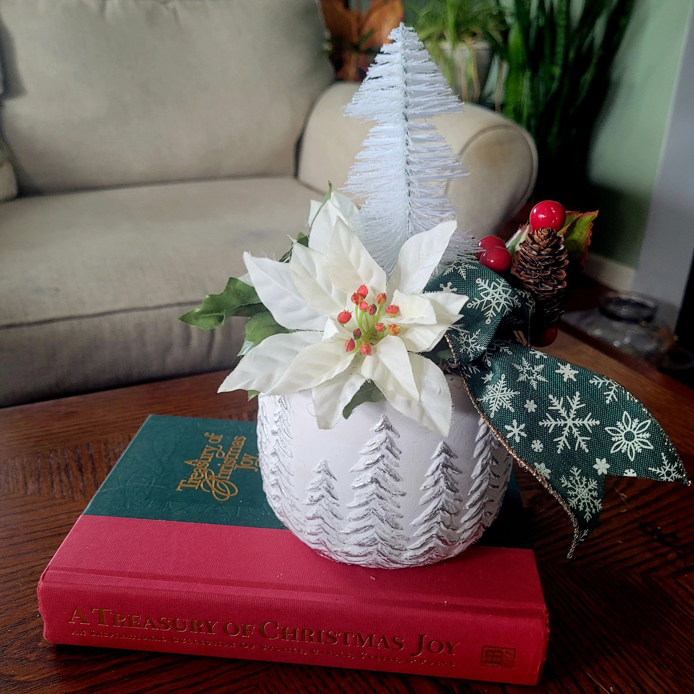 KJ HOME AND GARDEN CREATIONS's image