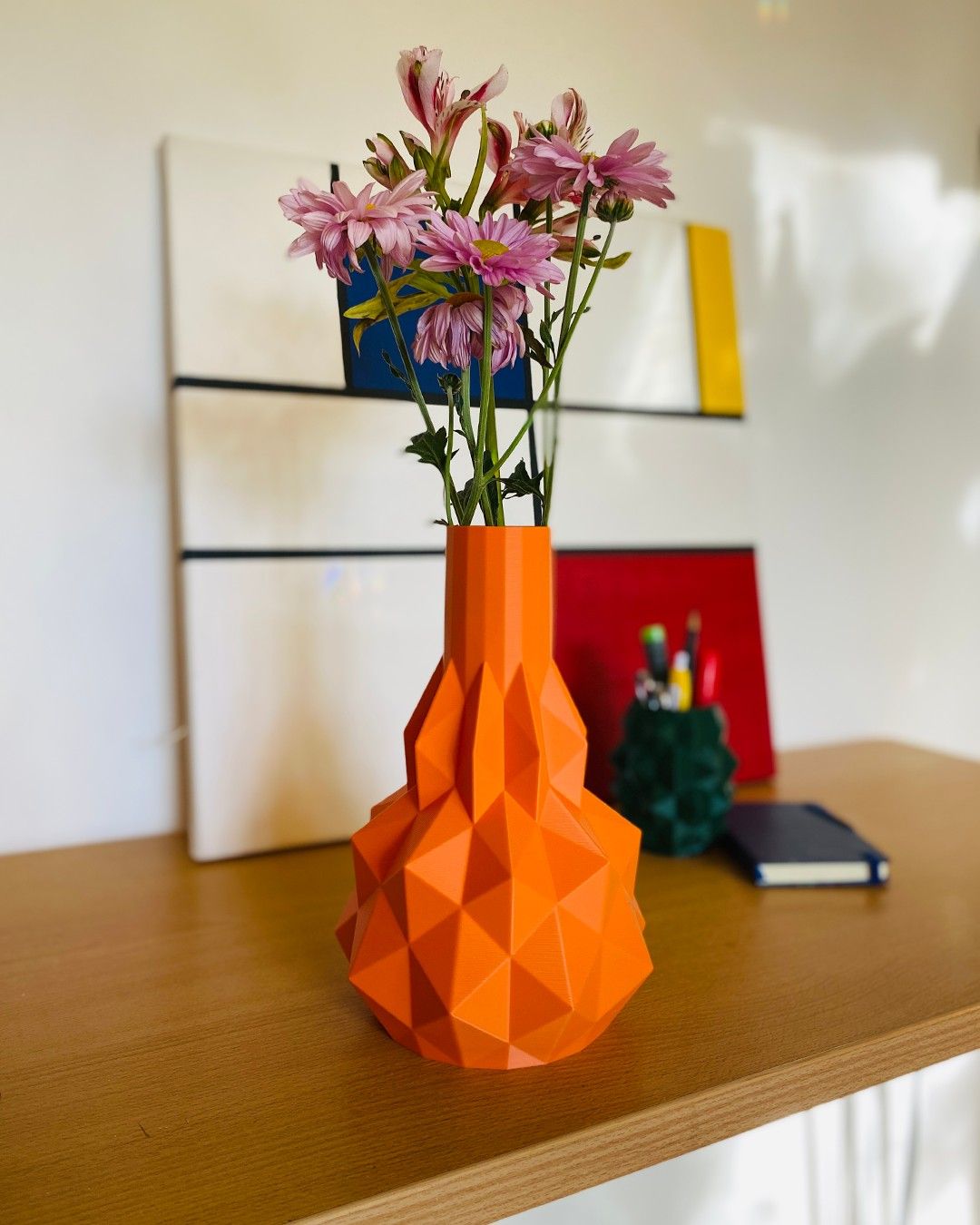 #10 Vase by Lunfardo