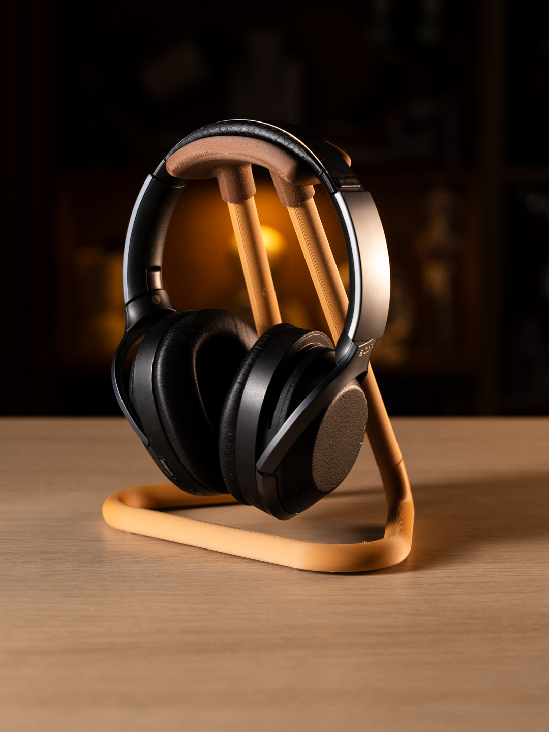 #5.1 Over-the-ears Headphone Stand by Collecticraft