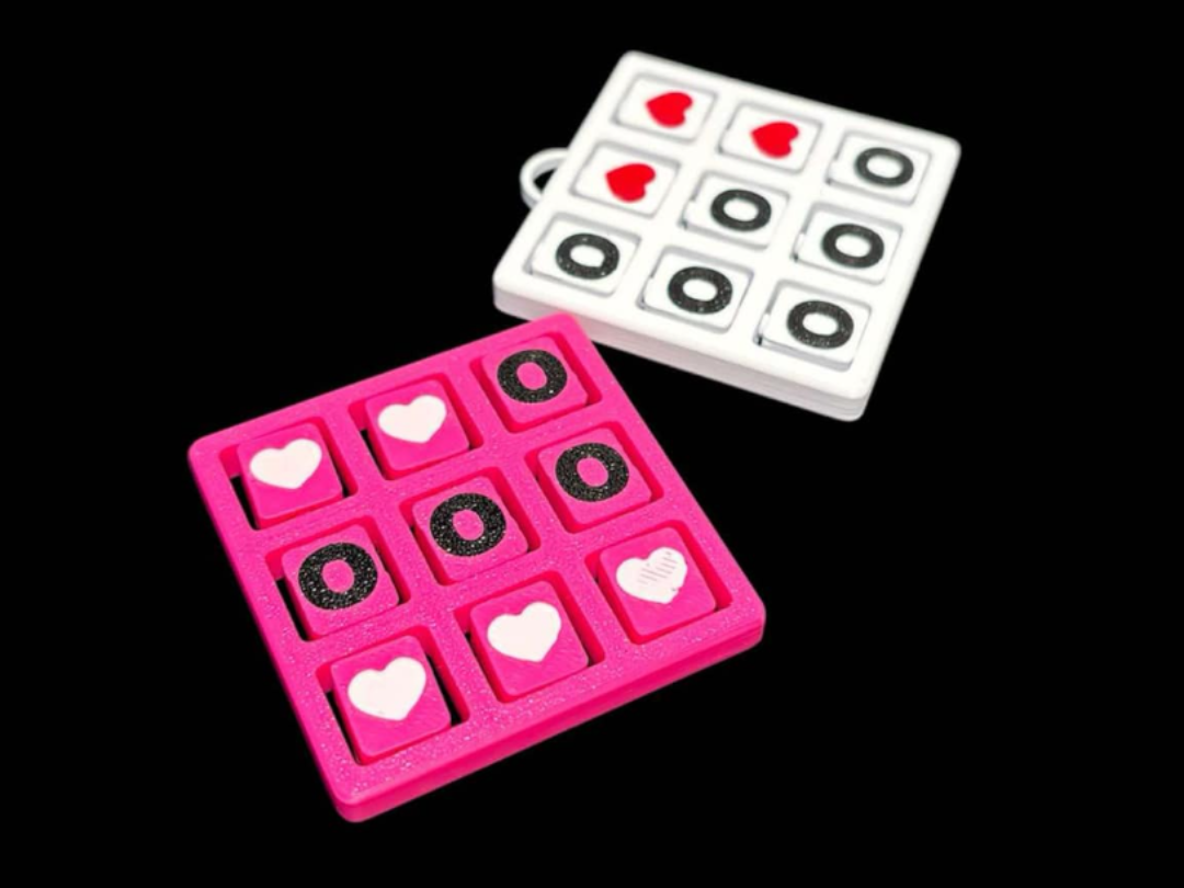 #8.5 Tic-Tac-Toe Hearts (Small) by "Tinker Link"