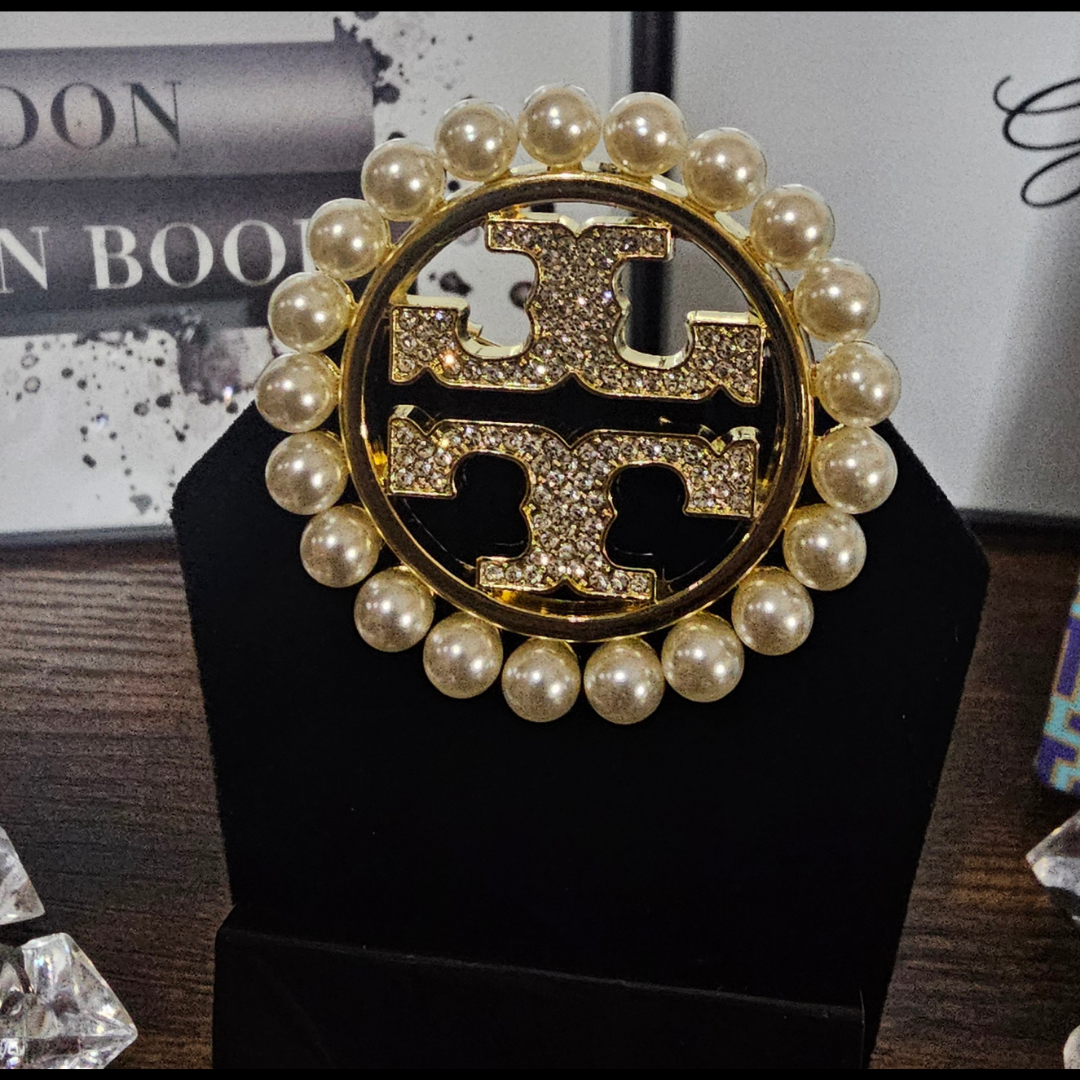 V Lux Boutique 's image