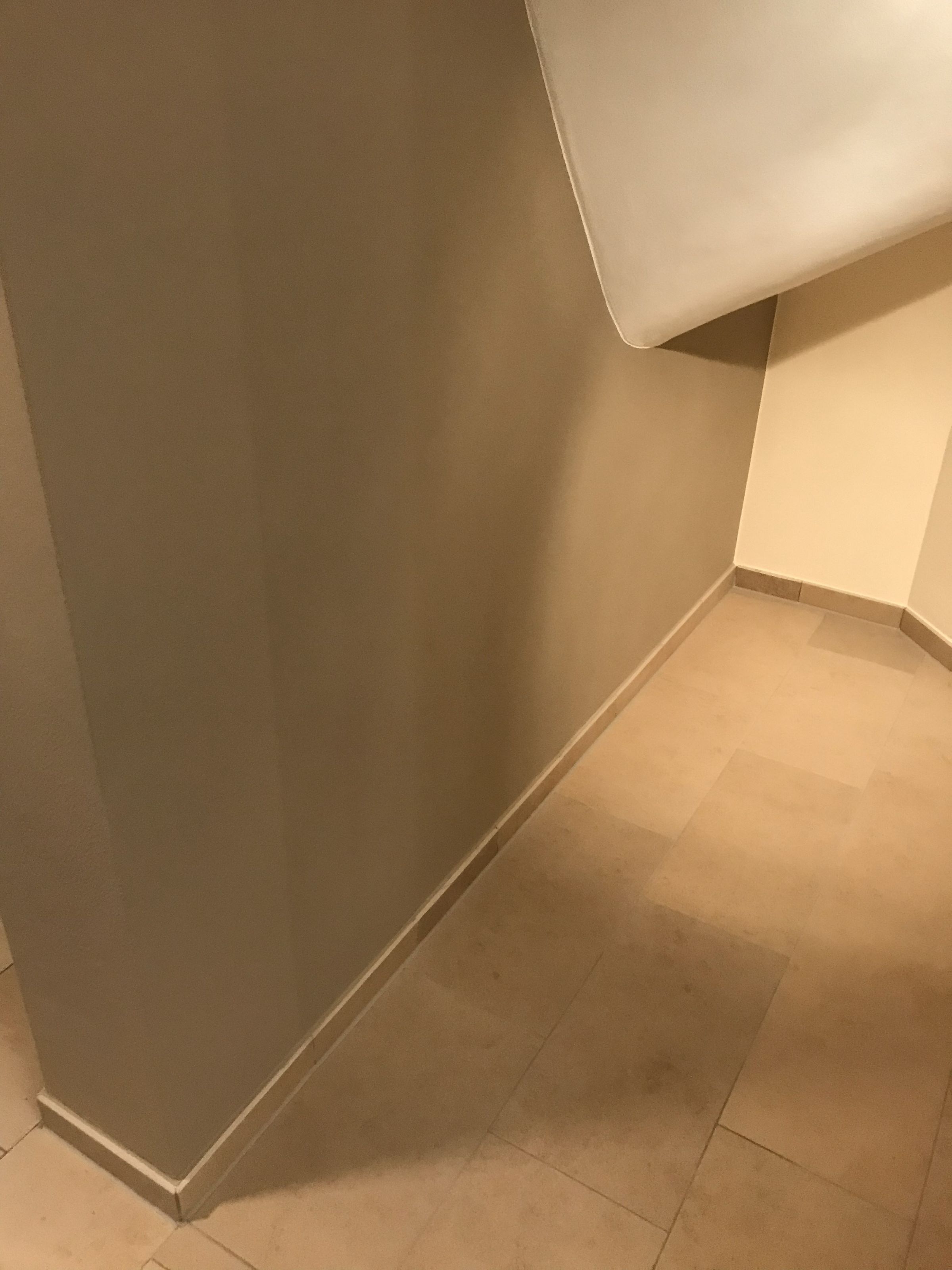 NACH WASSERSCHADEN NEU VERPUTZT