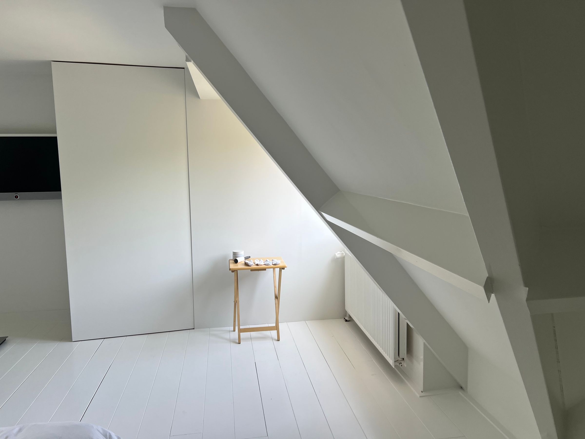 Schilderen van muren, houtwerk met hoogglans en in matte design kamers het schilderwerk laten floreren