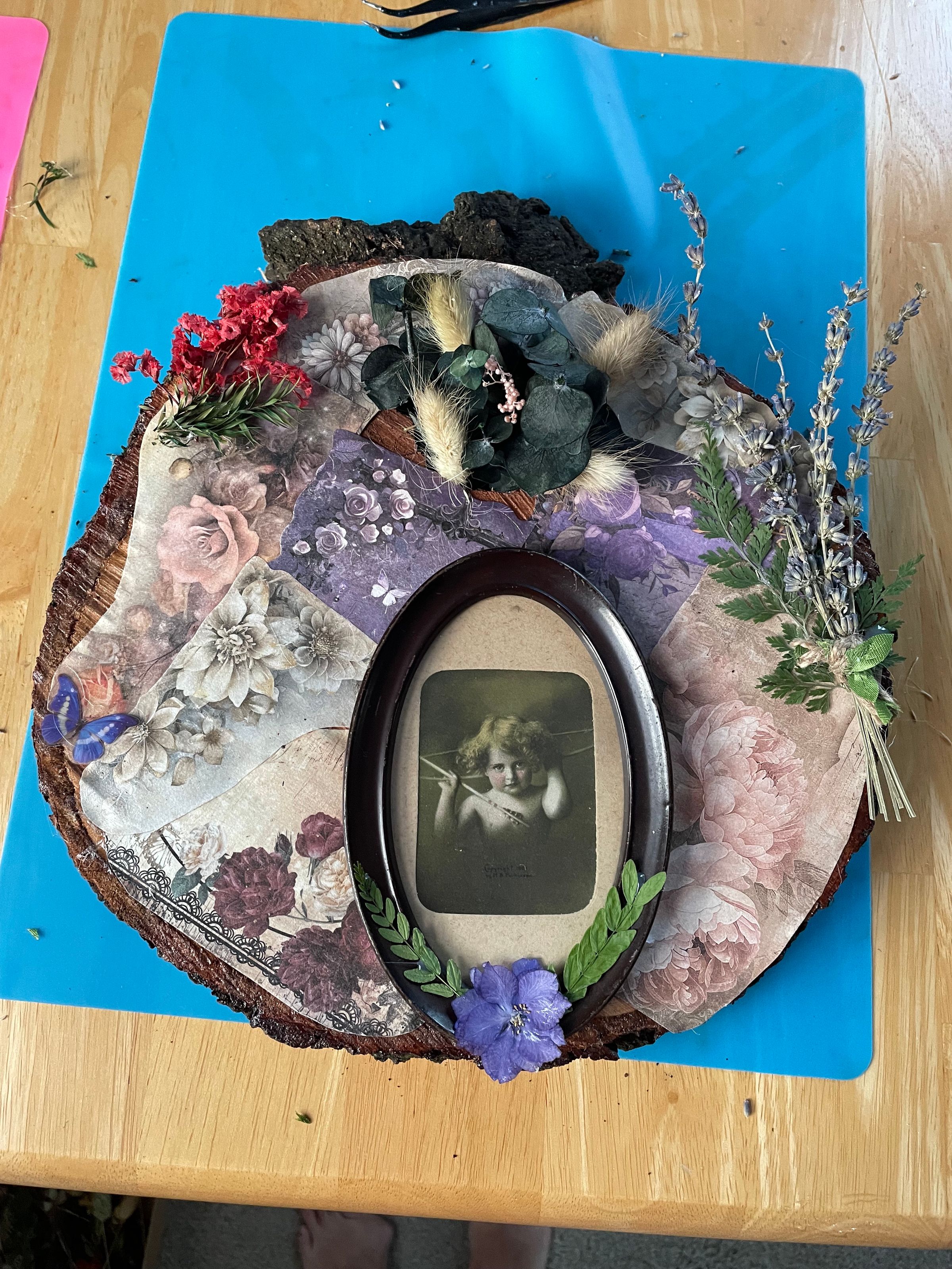 Wood slice with pic frame